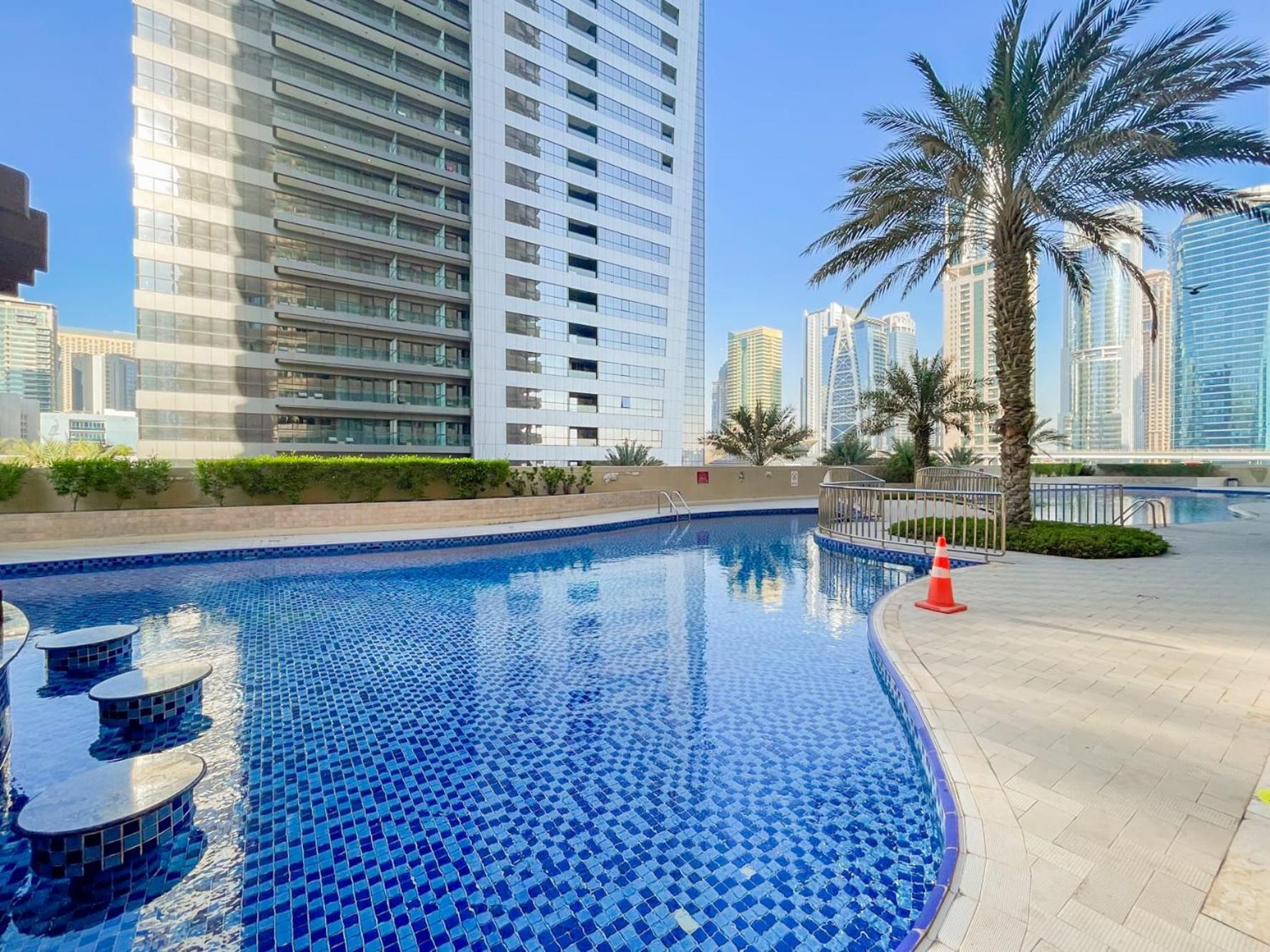 Lägenhet Cosy 1 Bedroom Marina Dubai