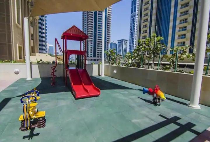 Stunning 1 Bedroom In Marina * Dubaï