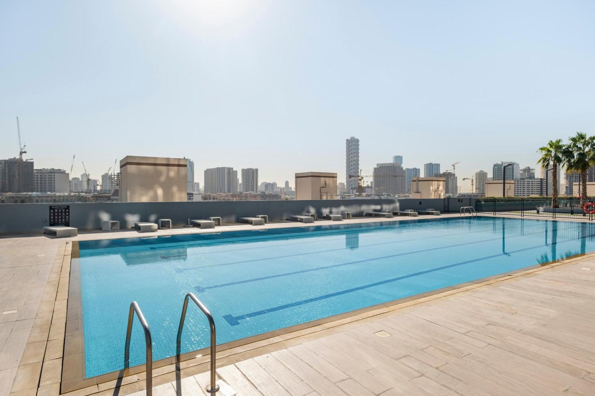 Apartamento Dreamland 1br For 4, King Bed, Pool, Sauna, Gym, Free Parking