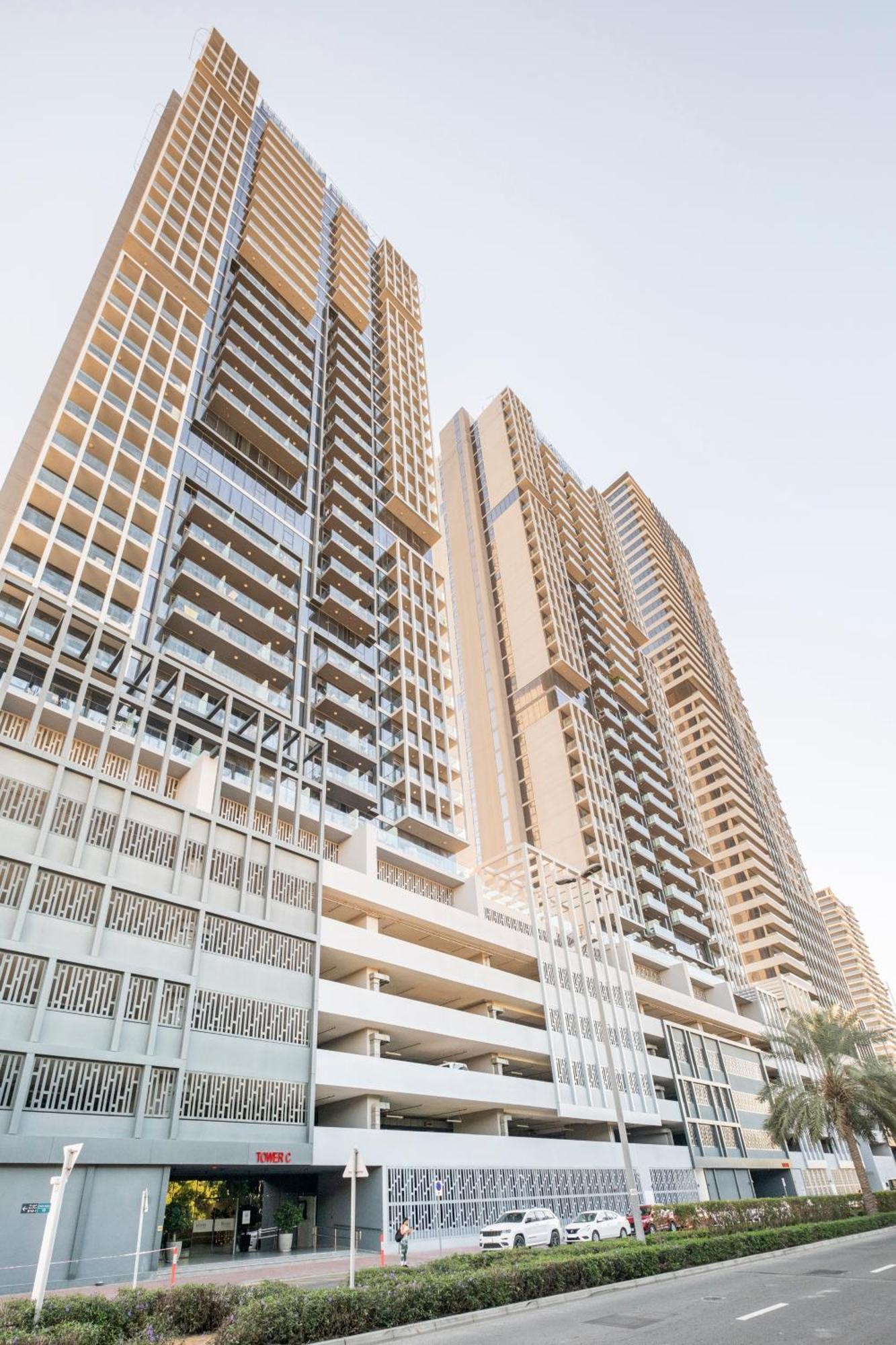 Apartamento Dreamland 1br For 4, King Bed, Pool, Sauna, Gym, Free Parking *