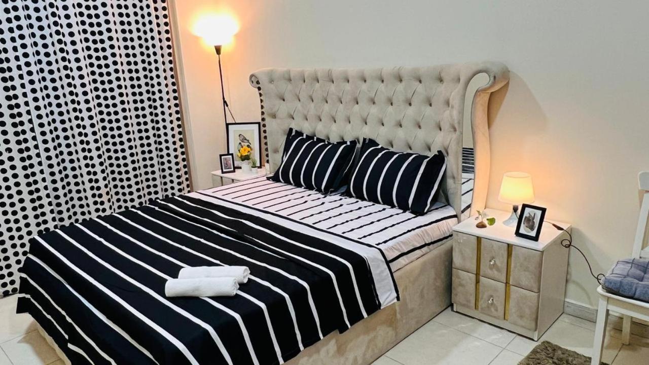 Master With Attach Bathroom Near Mall Of The Emirates Séjour chez l'habitant *