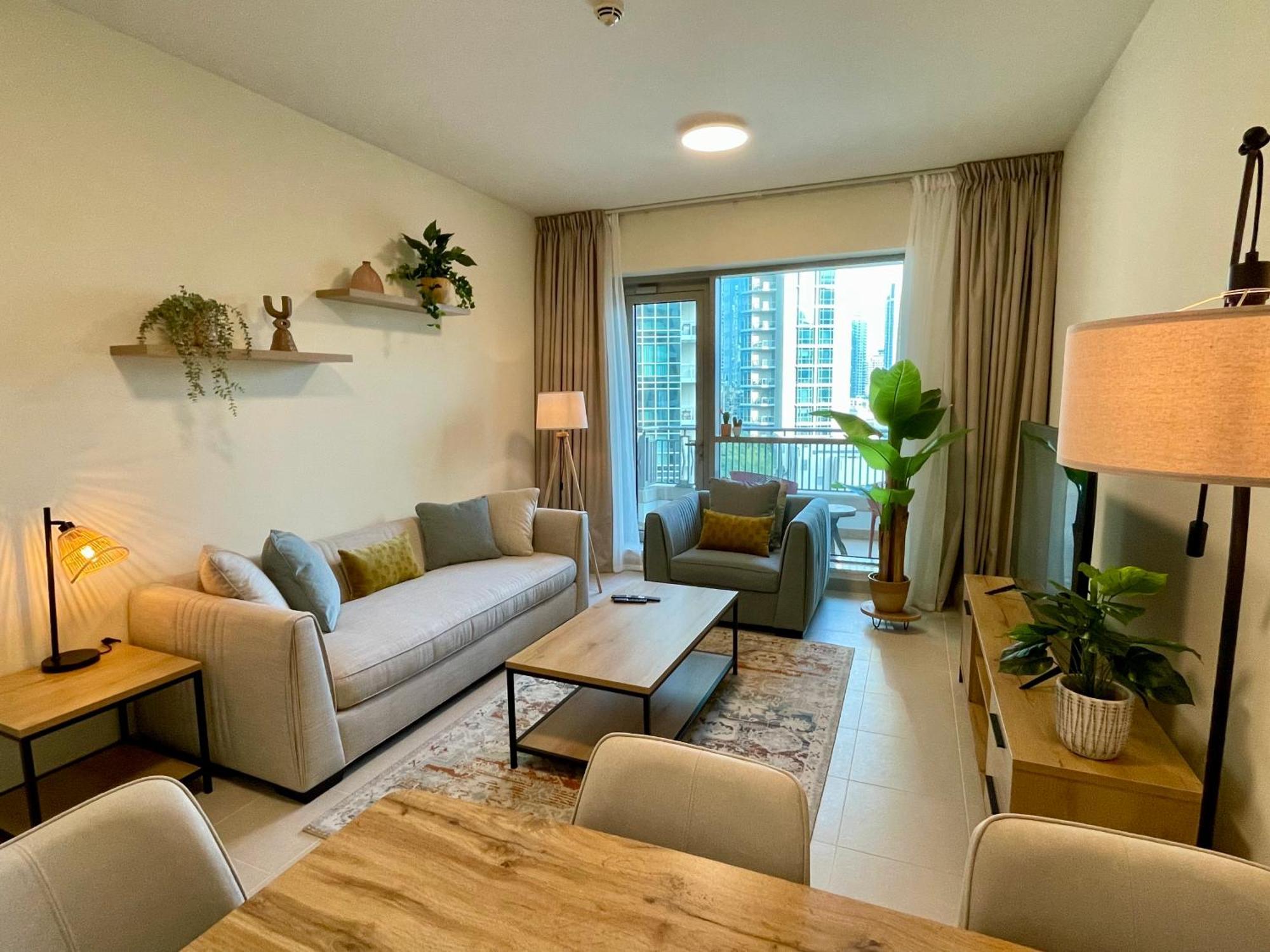 Cosy & Spacious 2 Bedroom L Magical Boulevard View L By Burj & Mall I Pool I Gym I Family Friendly Apartamento Dubai