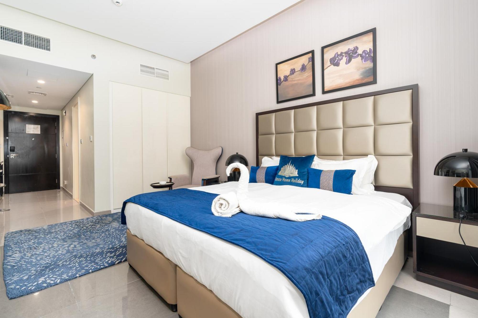 Simply Comfort In Damac Majestine Apartament