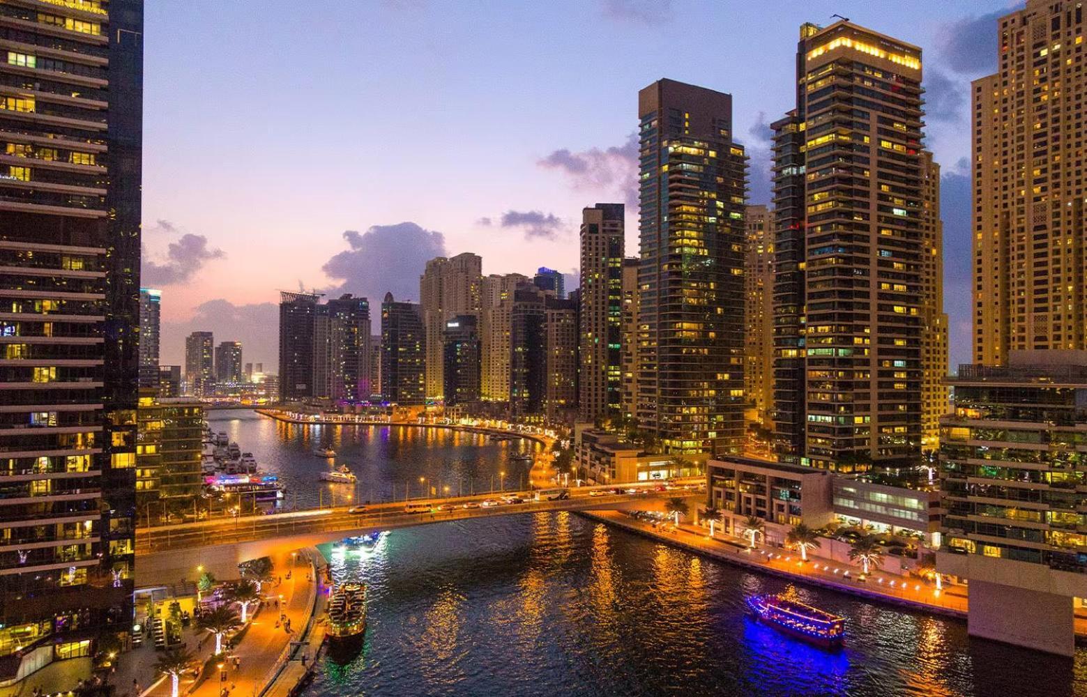 Moonlight Jbr Hostel
