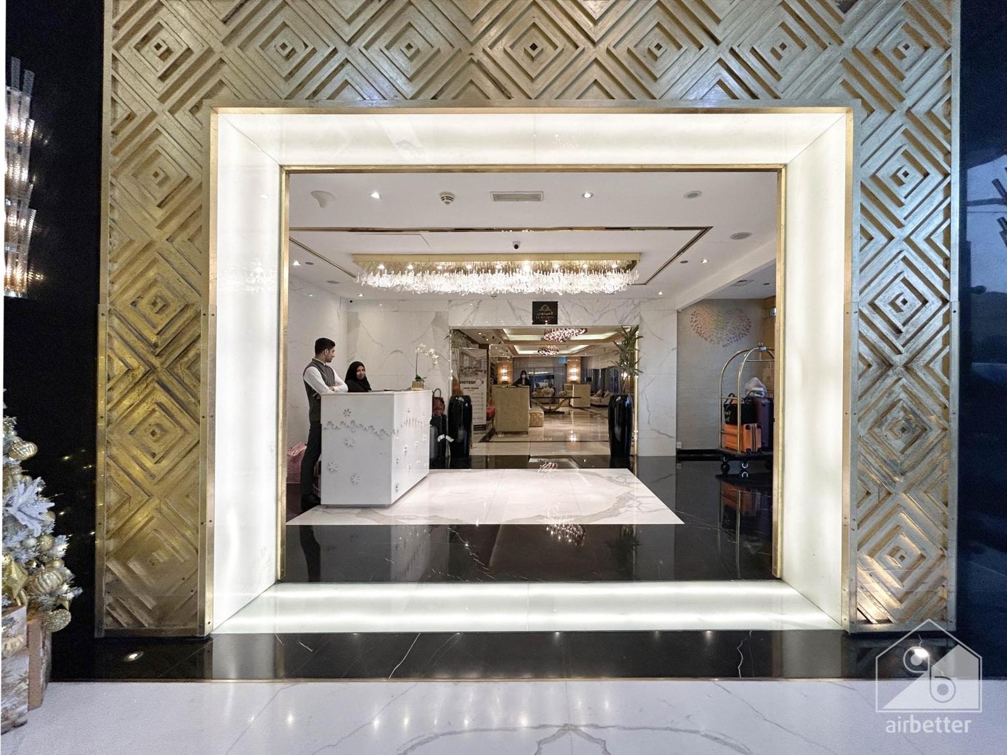 Damac Mall Luxury 1b * Dubai