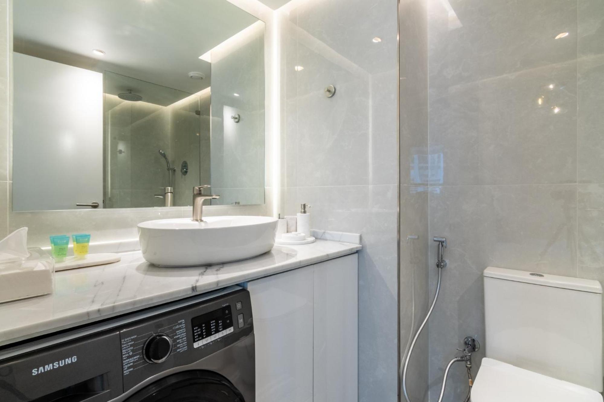 Apartamento Luxury Private Jacuzzi Marina Dubái