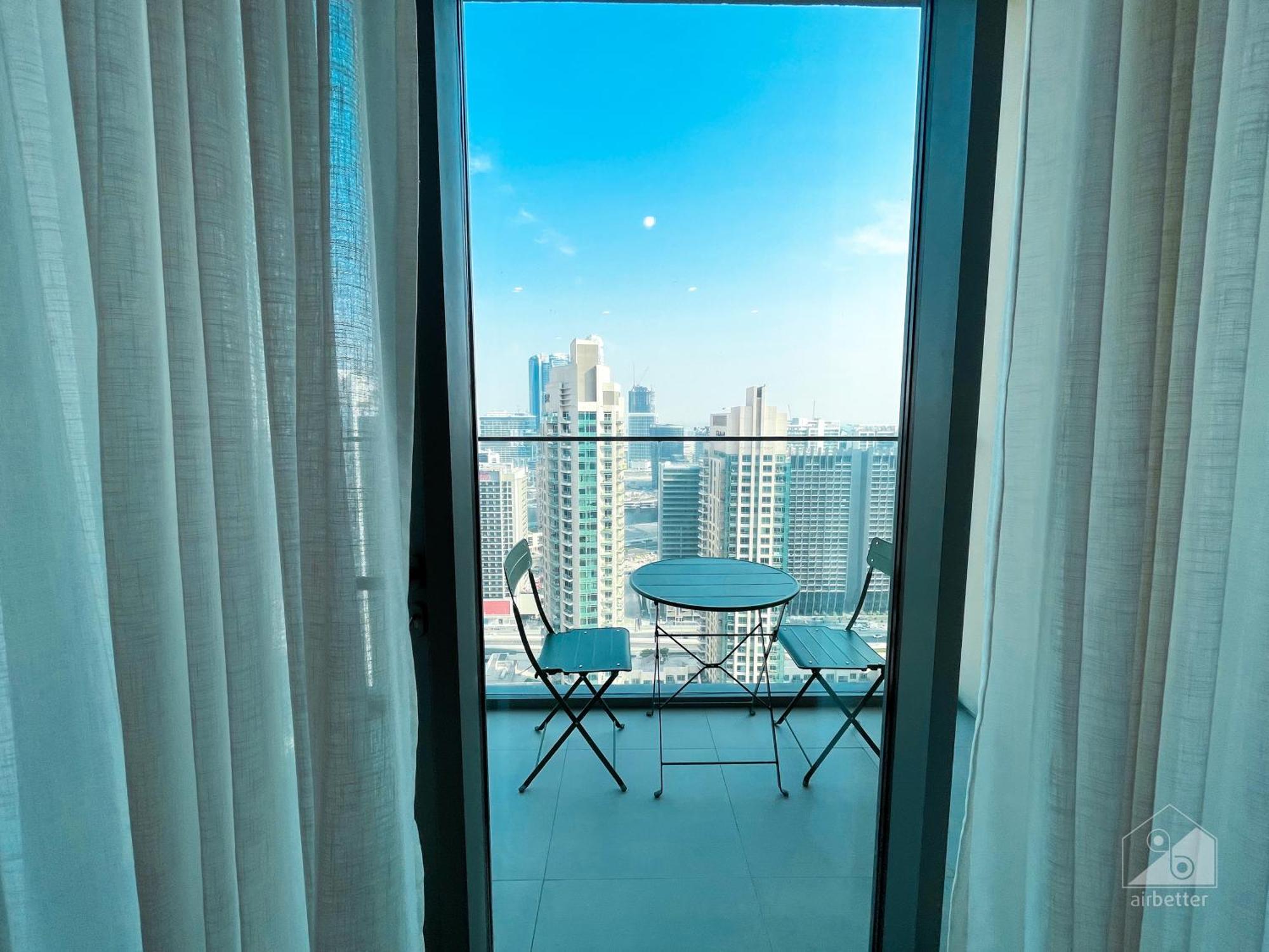 Luxury Burj Royale Modern Apt With Balcony Dubái