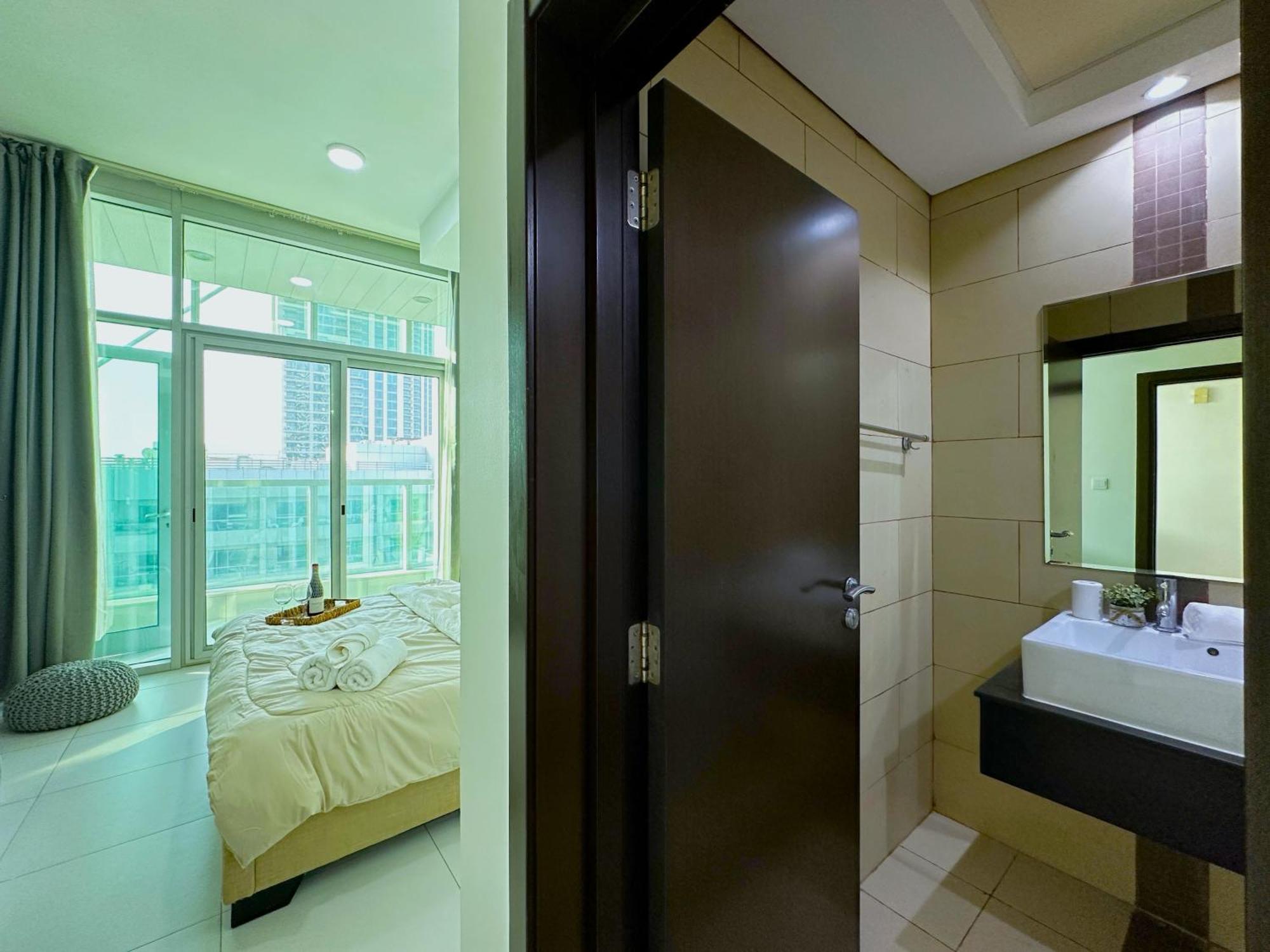 Apartment Unforgettable Canal & Sea View In Marina *