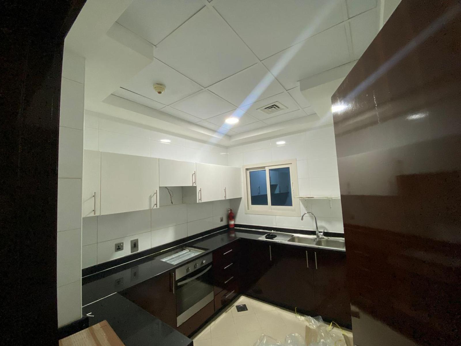 Striped Partition In Barsha 1 Near Mall Of The Emirates Privatunterkunft Dubai