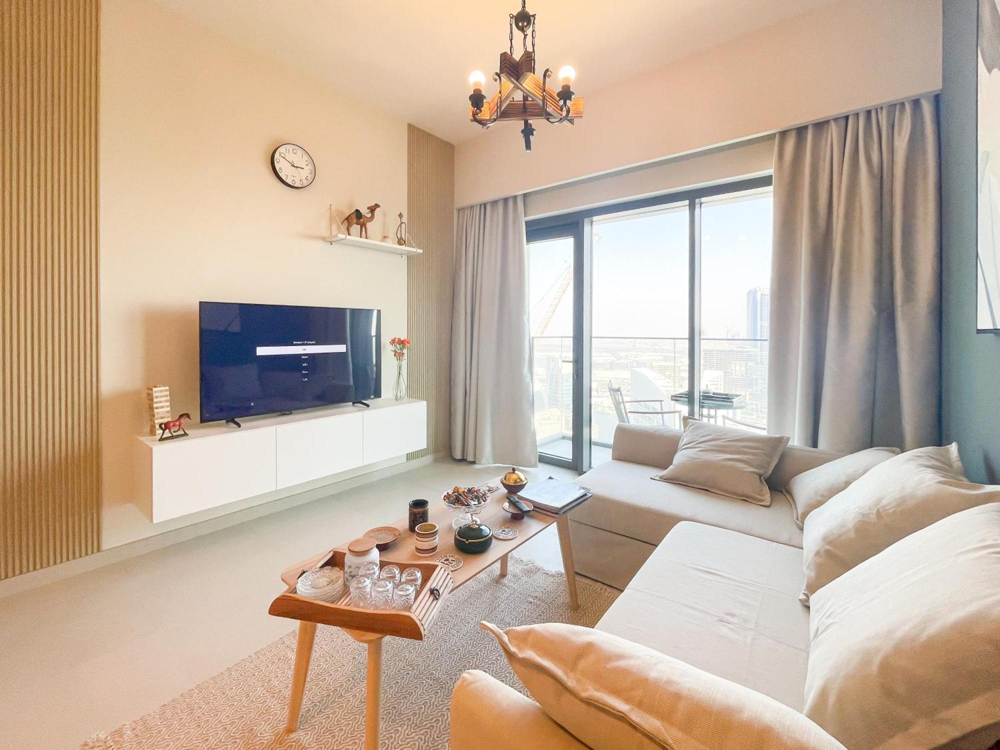 Beautiful By Mall 161br-2 Apartment Dubai