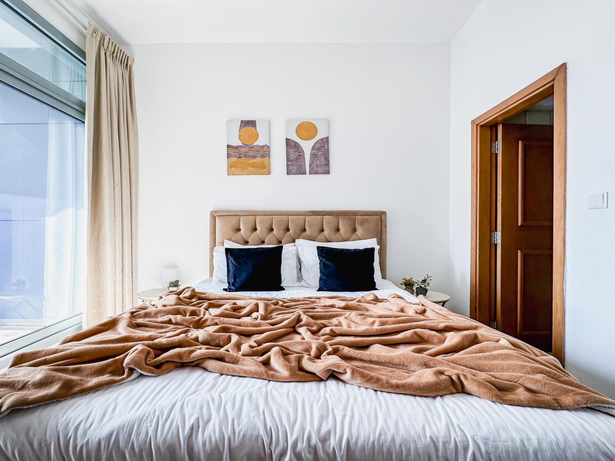 Stunning Sunset View Terrace 2 Bed In The Heart Of Marina