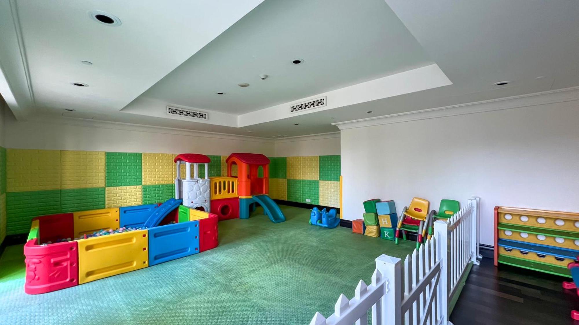 Luxurious Unique 2 Bed With Private Jacuzzi & Garden - Connected To Souk Al Bahar - Mall Dubai