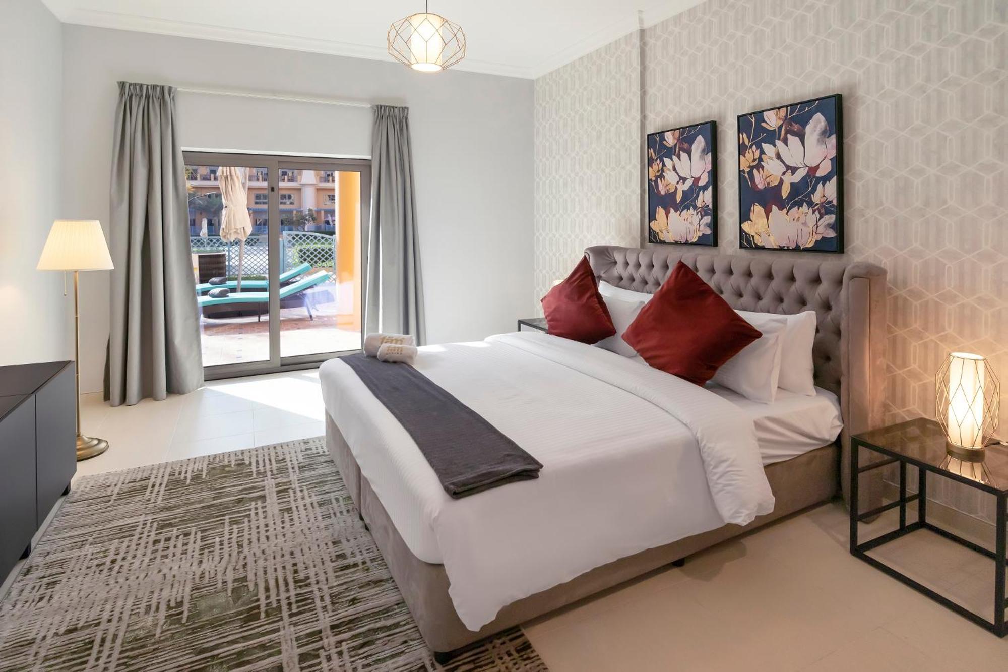 Fam Living - Private Beach Escapes In Palm Jumeirah Apartament