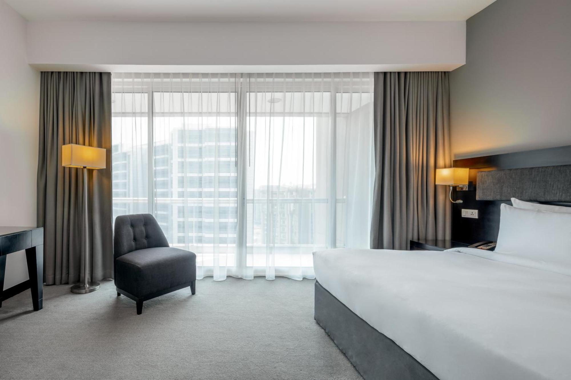 Flora Creek Deluxe Apartahotel 4*