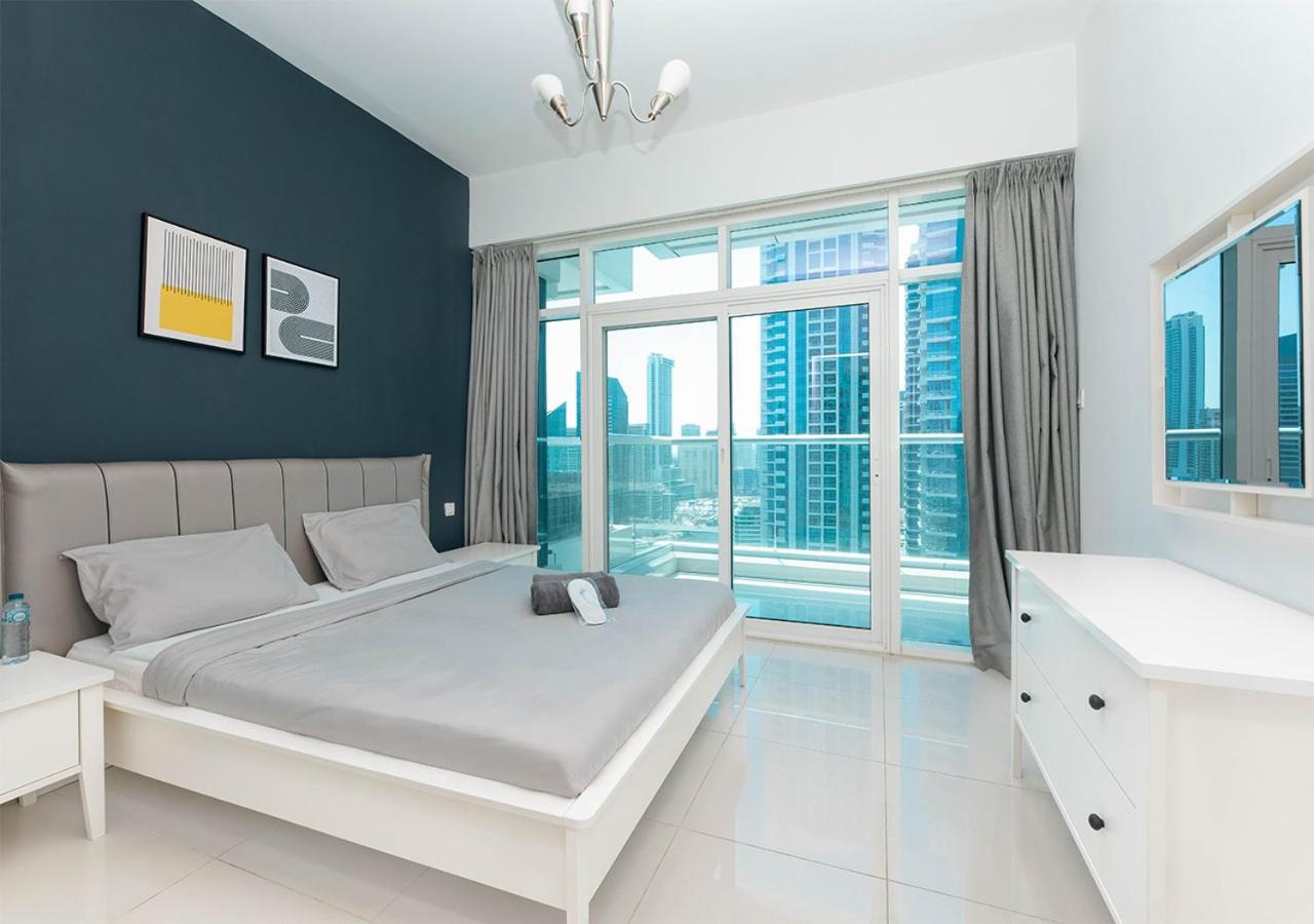 Stylish Space With Balcony Facing The Marina! * Dubai