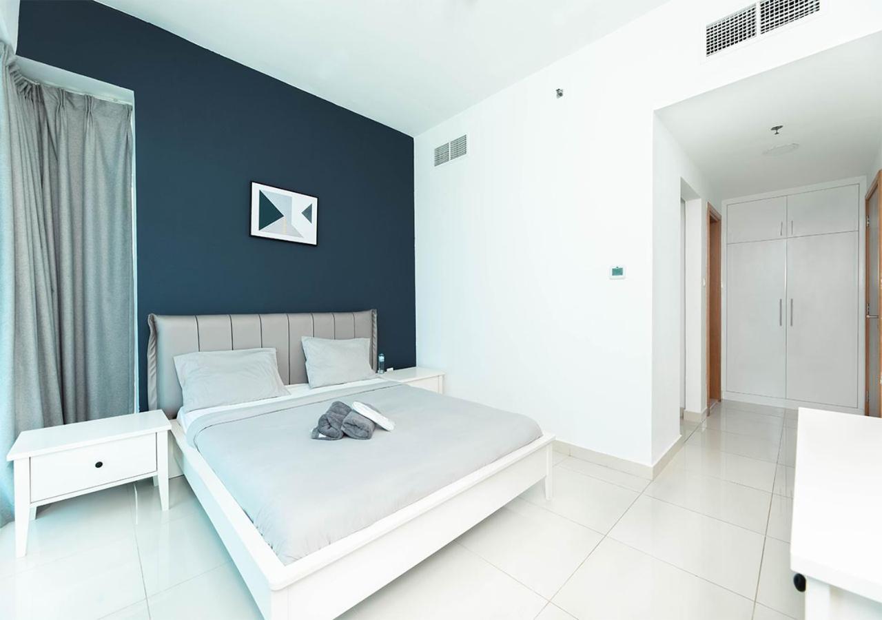 Stylish Space With Balcony Facing The Marina! Apartment Dubai