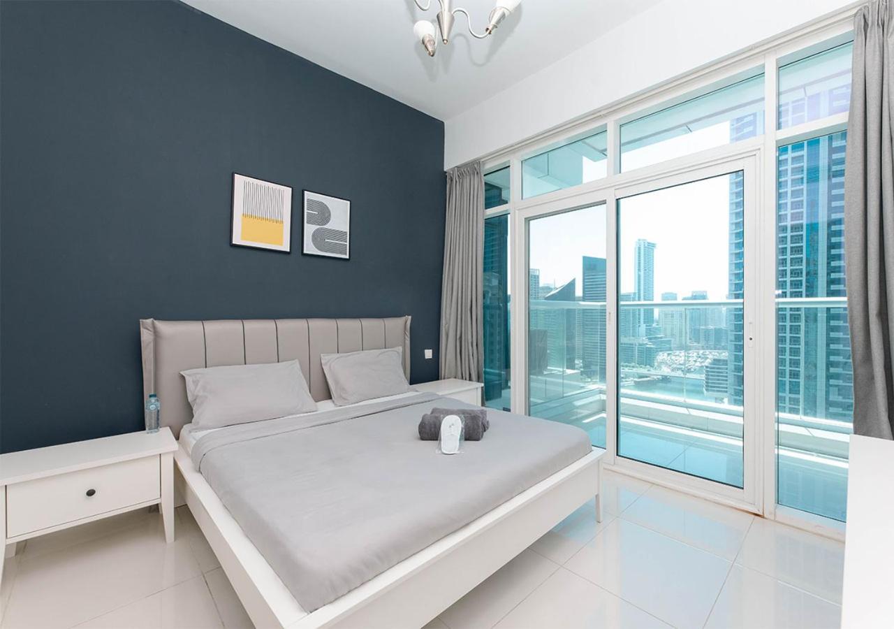 Stylish Space With Balcony Facing The Marina! Dubai