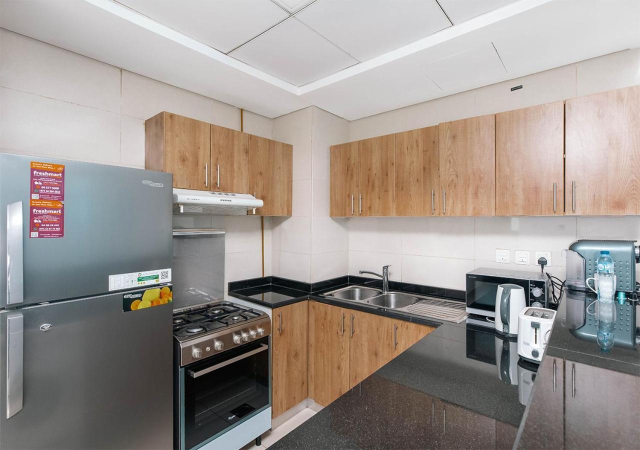 Apartment Stylish Space With Balcony Facing The Marina! Dubai