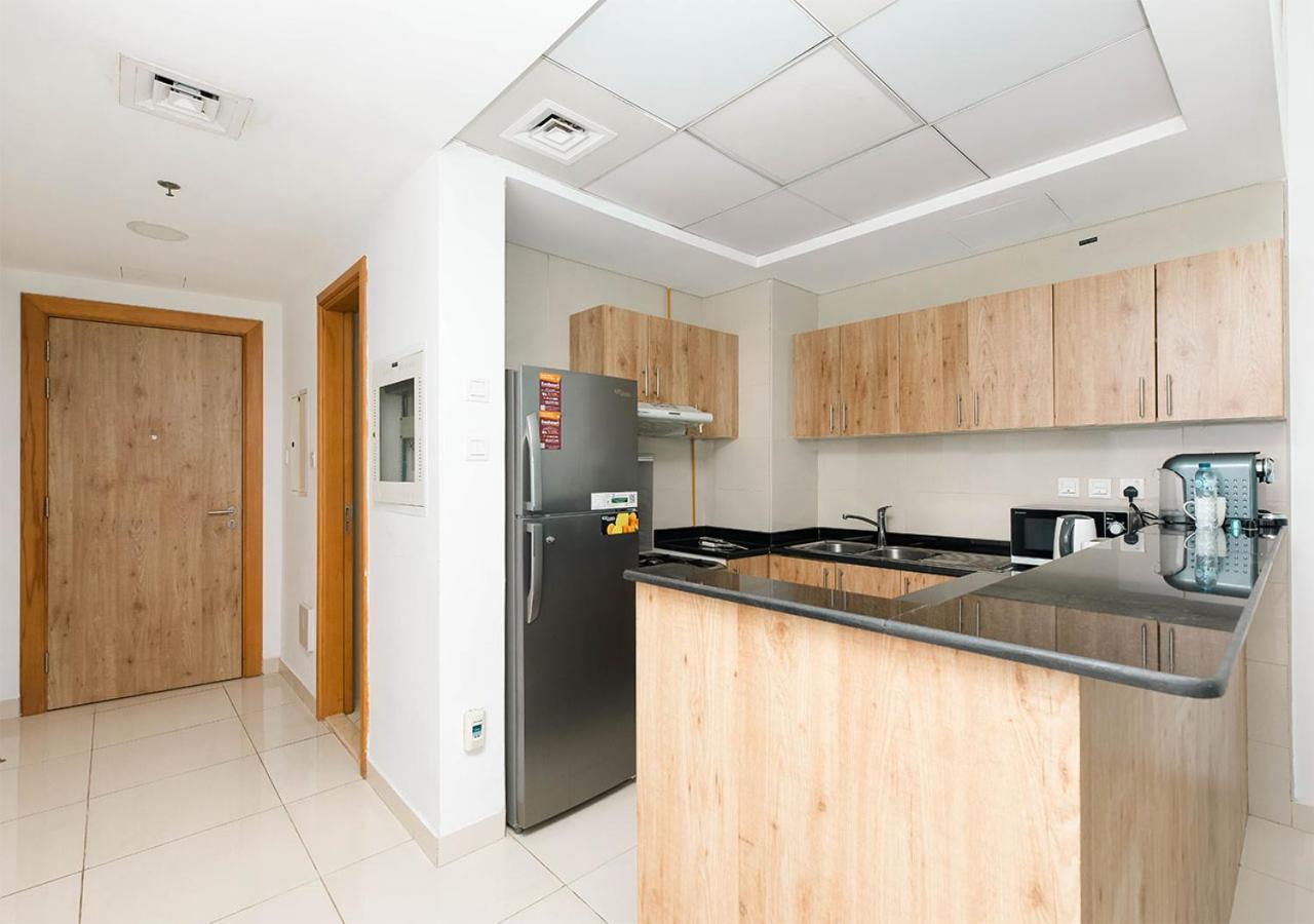 Apartment Stylish Space With Balcony Facing The Marina! Dubai