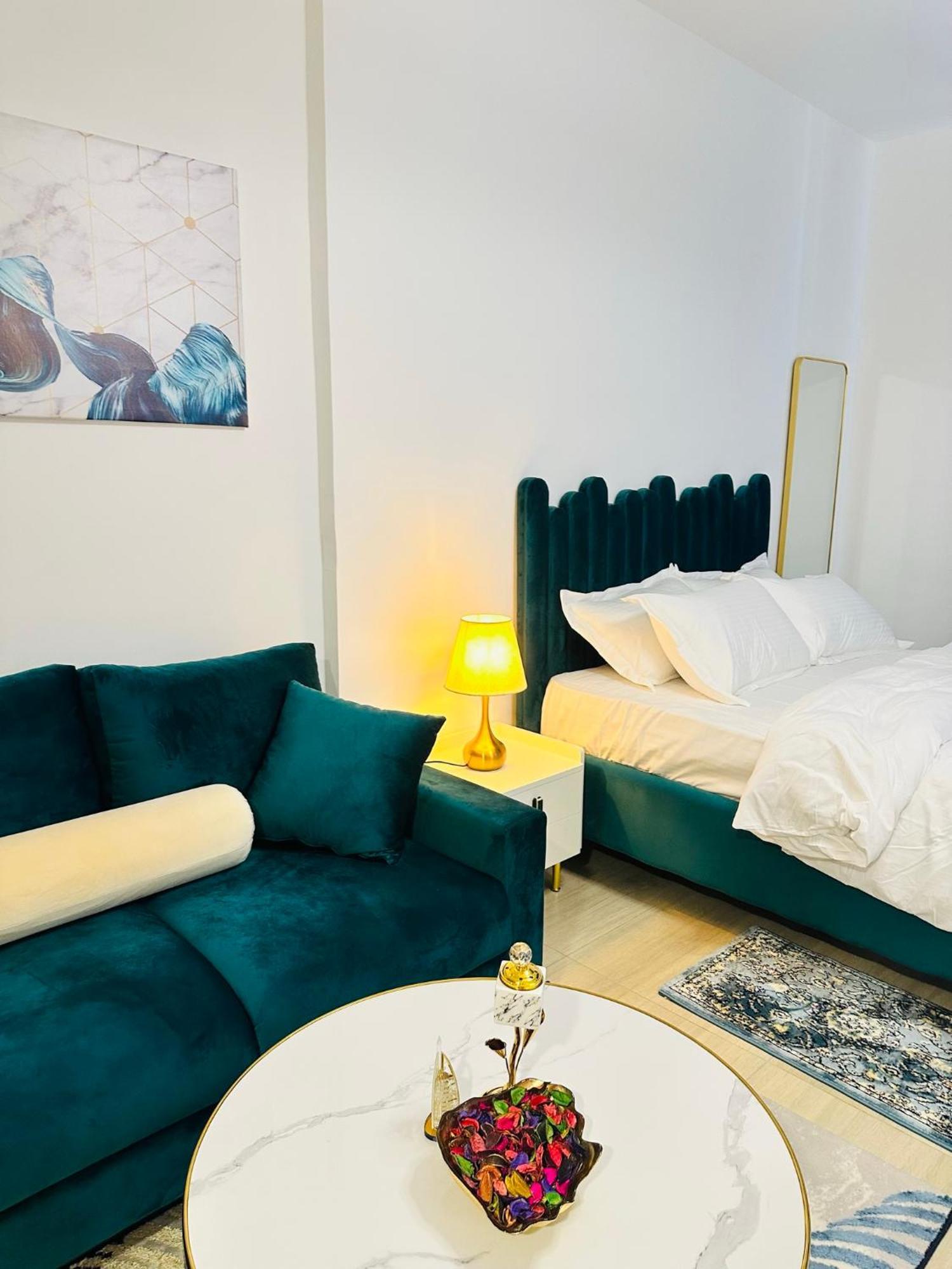 Lägenhet Cozy In Jumeirah Village Circle