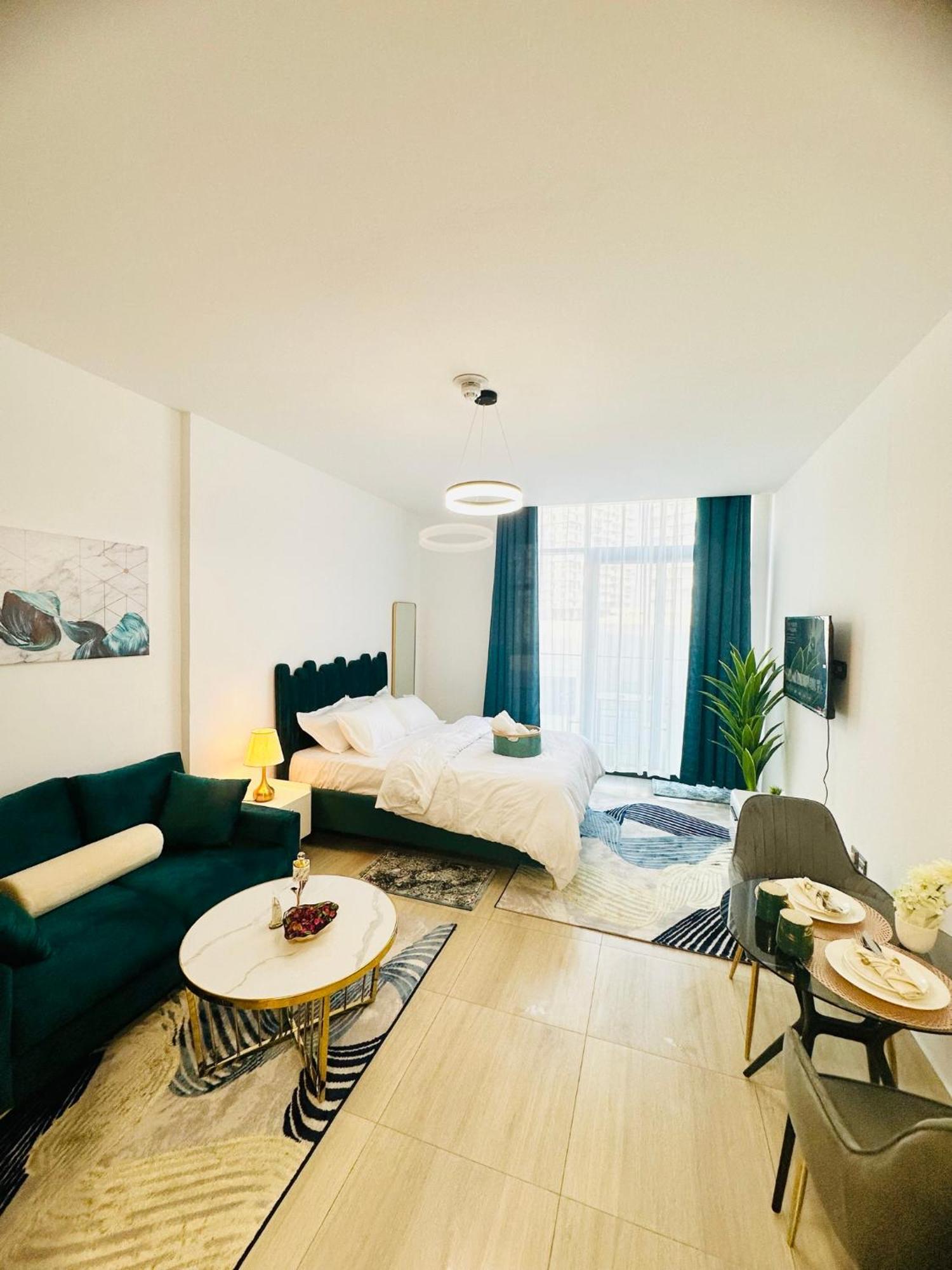 Lägenhet Cozy In Jumeirah Village Circle Dubai