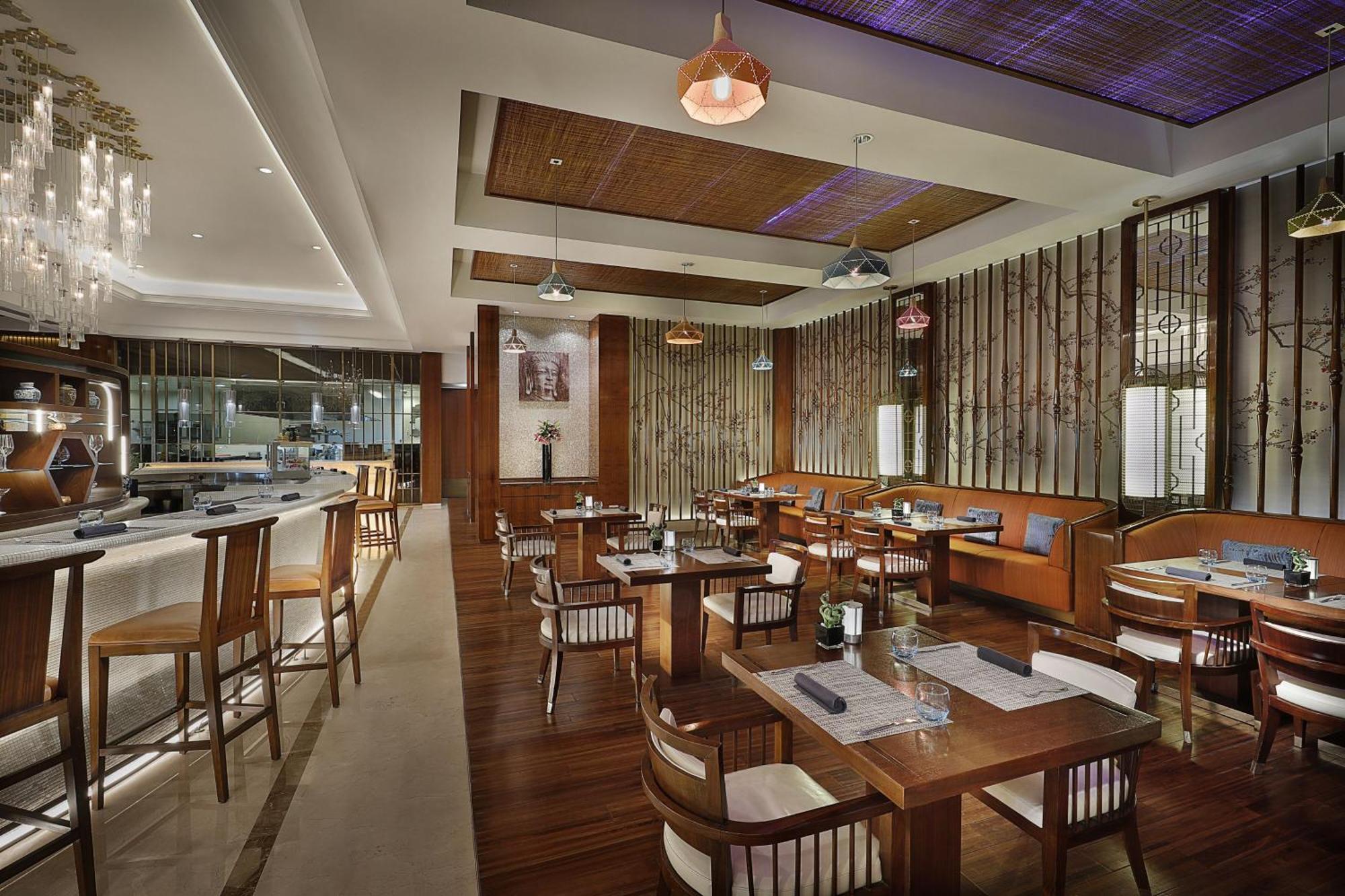 The Ritz-carlton, Complex