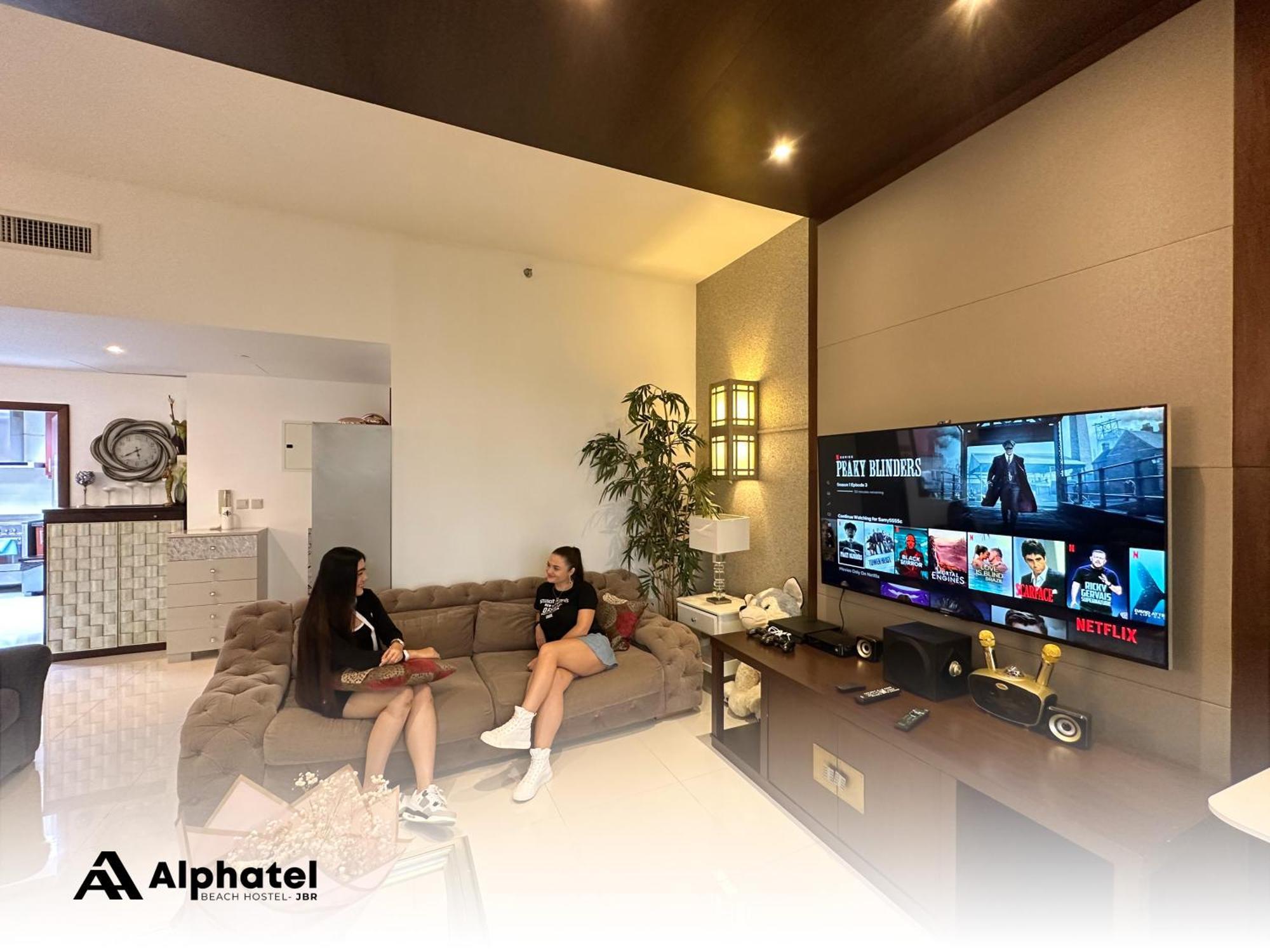 Alphatel Beach Jbr Auberge de jeunesse *