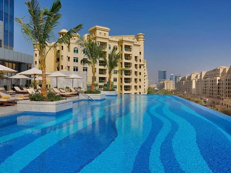 In The Palm Tower 5 Star Facilities Dubaï