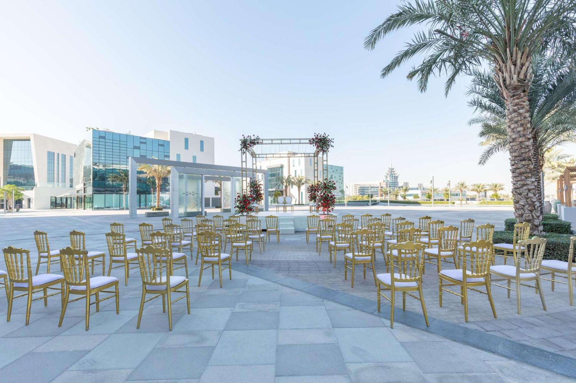 Hotel Radisson Red Silicon Oasis Dubái