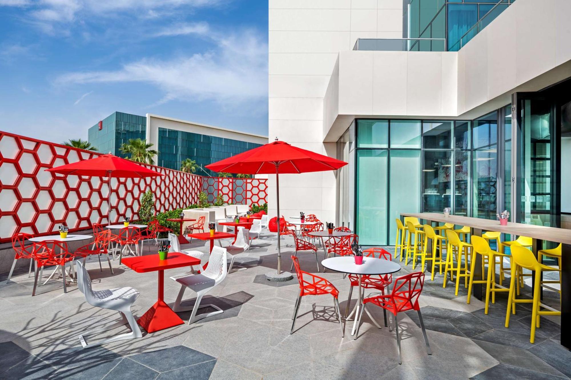 Radisson Red Silicon Oasis Hotel Dubái