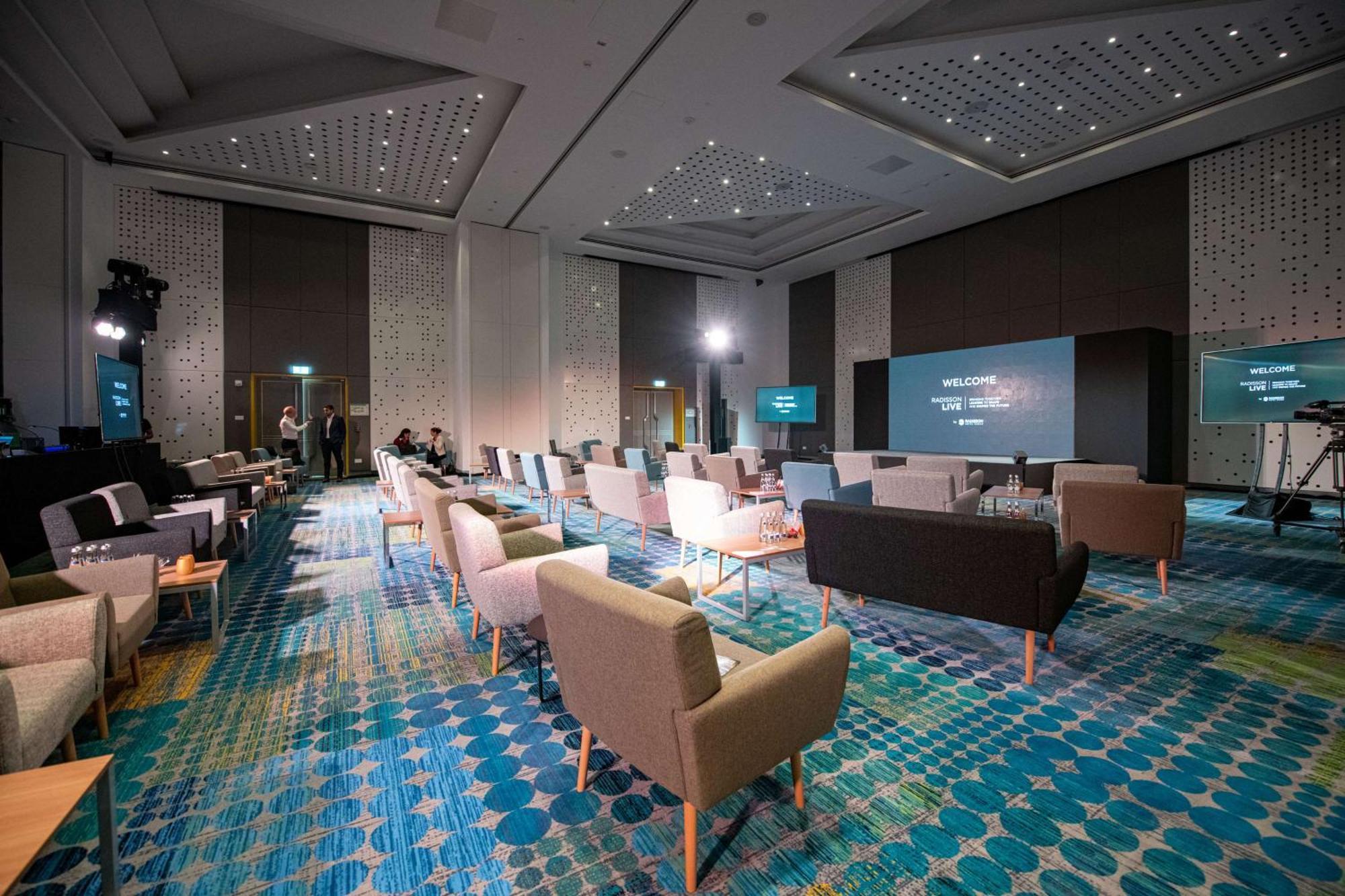 Radisson Red Silicon Oasis Dubái
