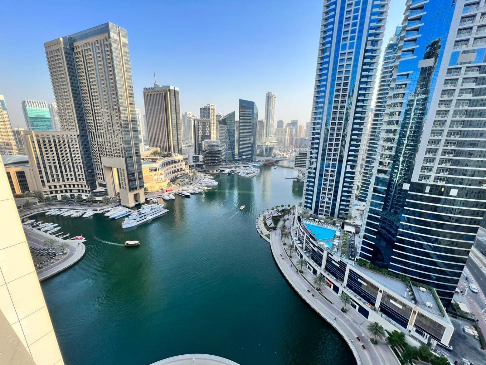 Apartment Stylish Space With Balcony Facing The Marina! Dubai