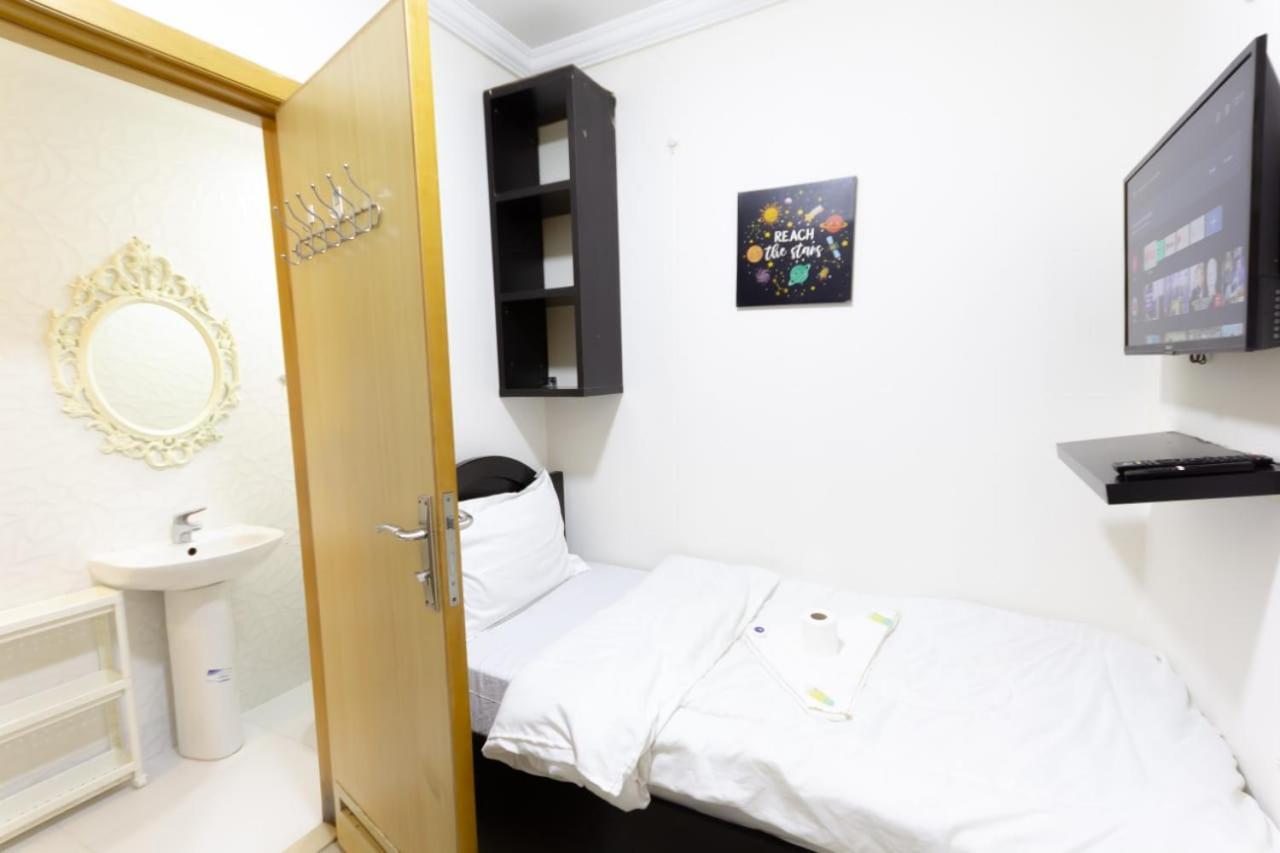Budget With Private Bathroom For 'girls' Only In Dubai, Marina Apartment Dubai