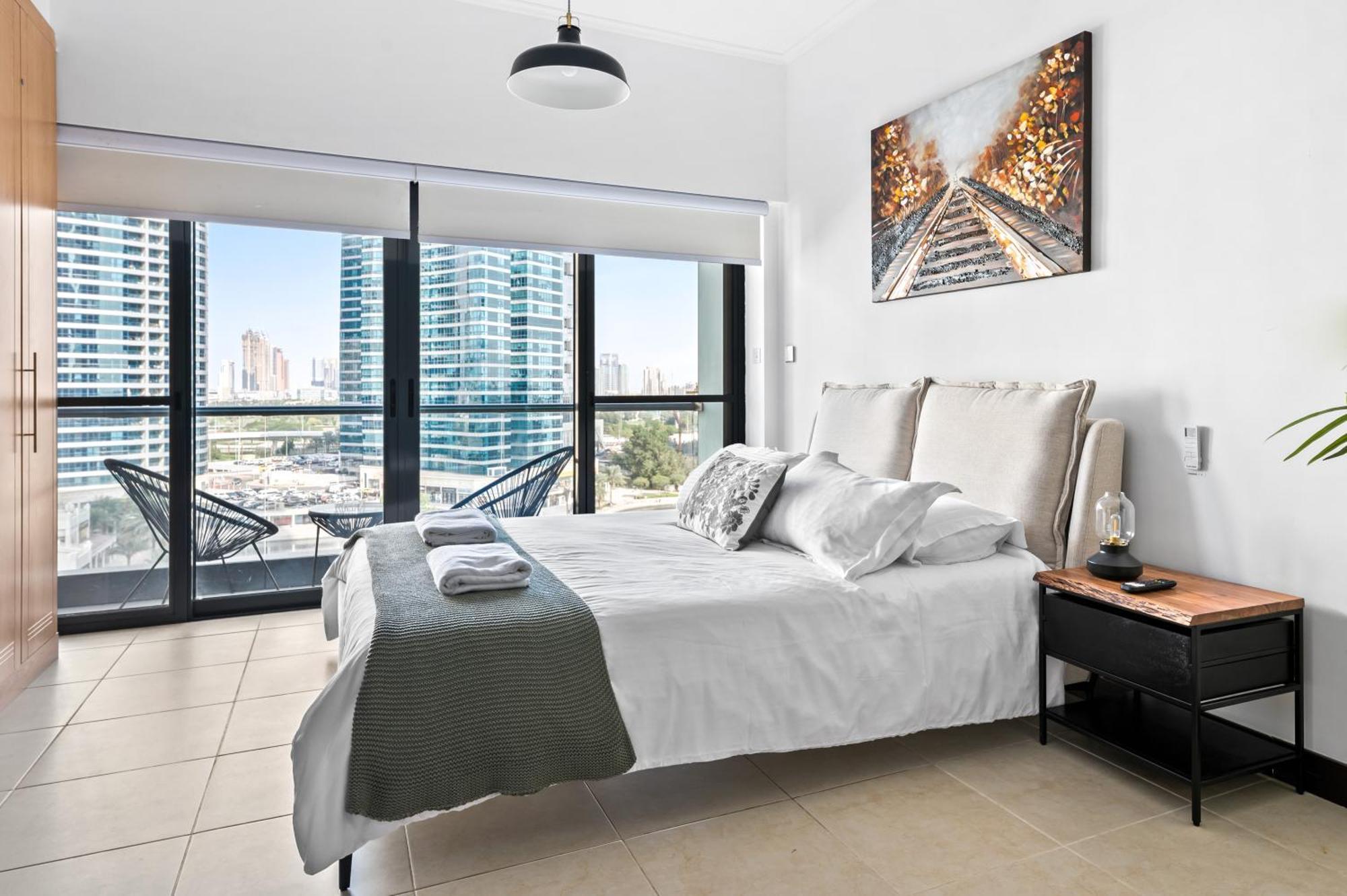 Upscale Full View In Goldcrest View Tower Apartamento