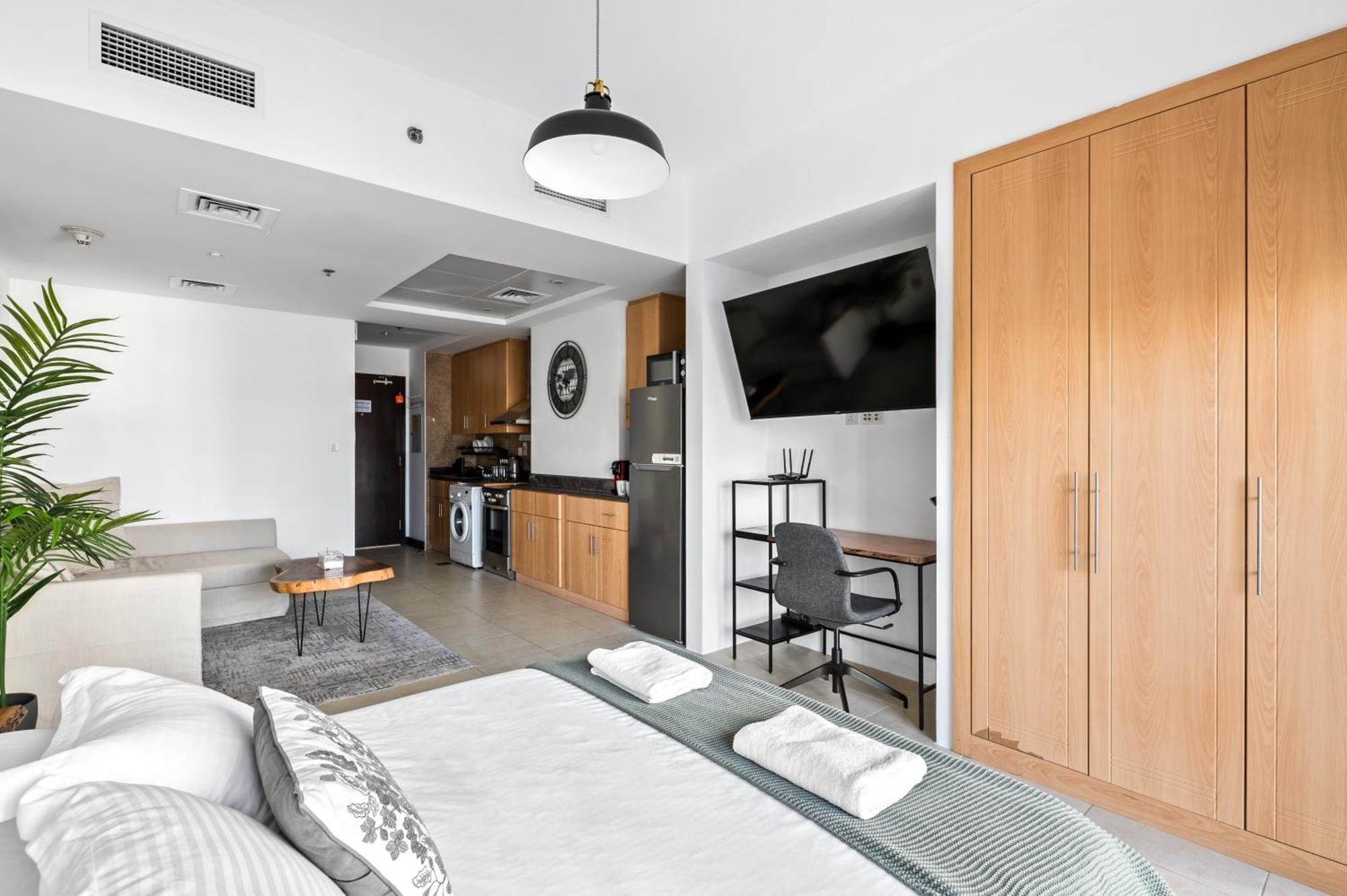 Upscale Full View In Goldcrest View Tower Apartamento *