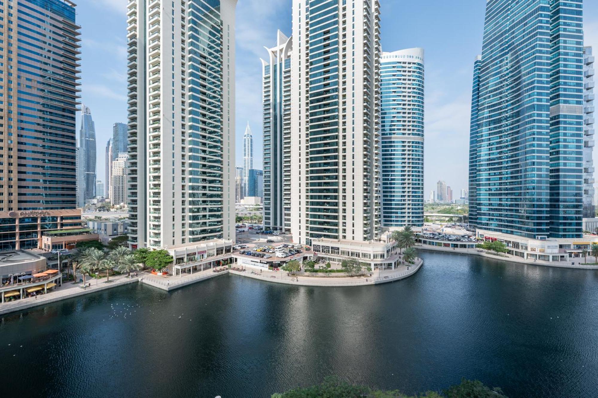 Upscale Full View In Goldcrest View Tower Apartamento