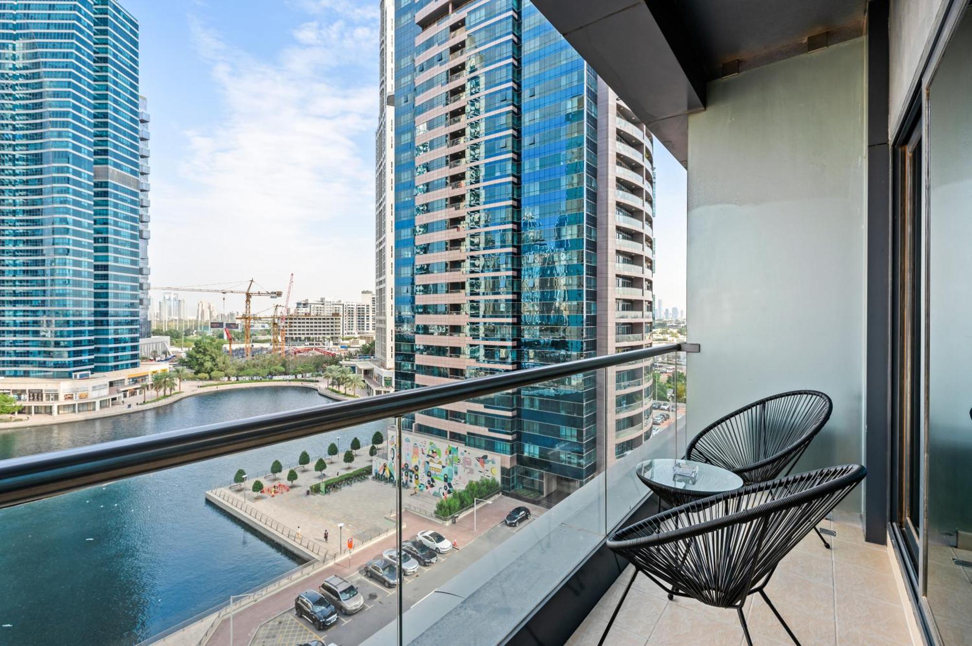Apartamento Upscale Full View In Goldcrest View Tower