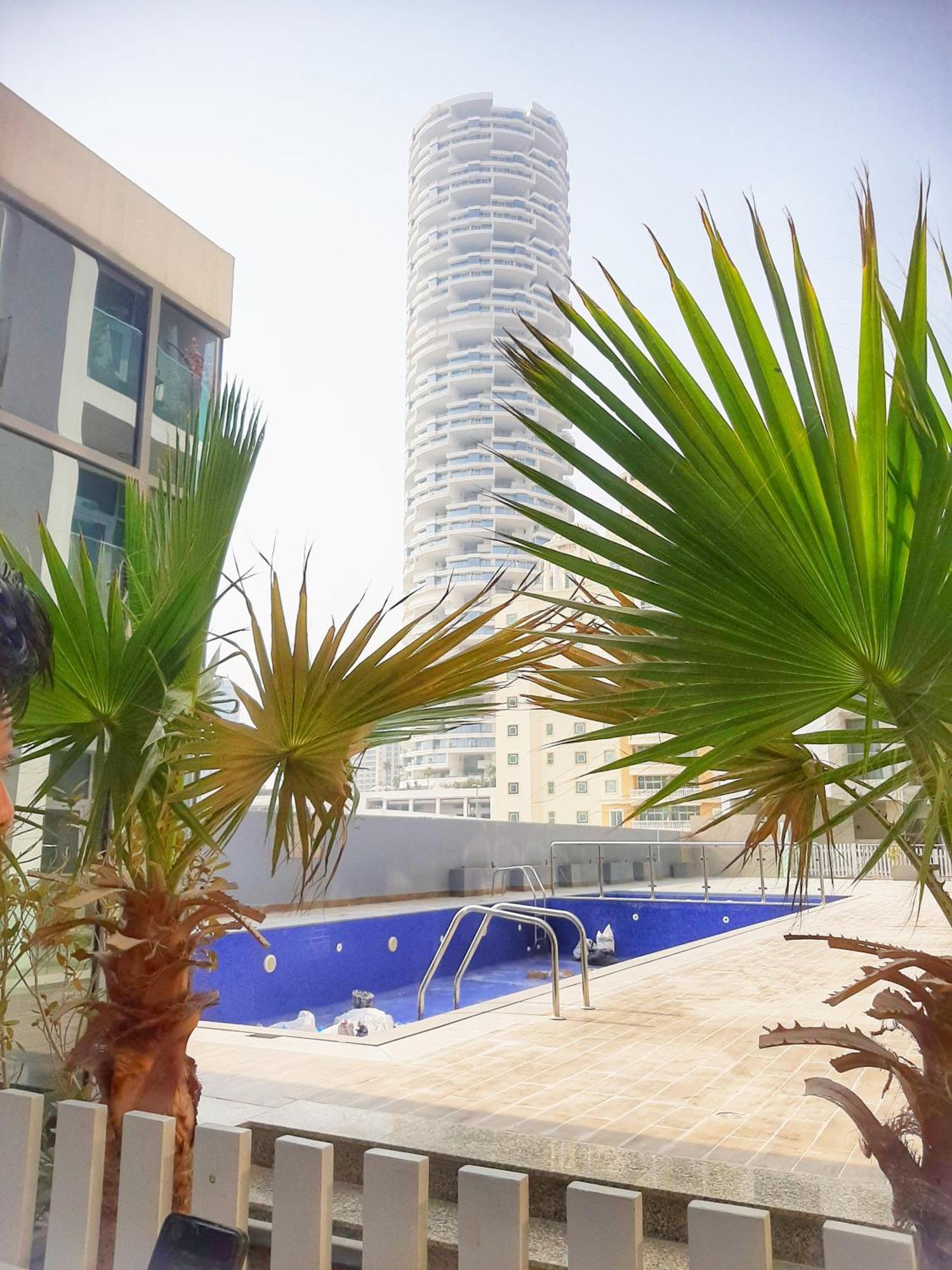 Lägenhet Cozy In Jumeirah Village Circle, Dubai. *