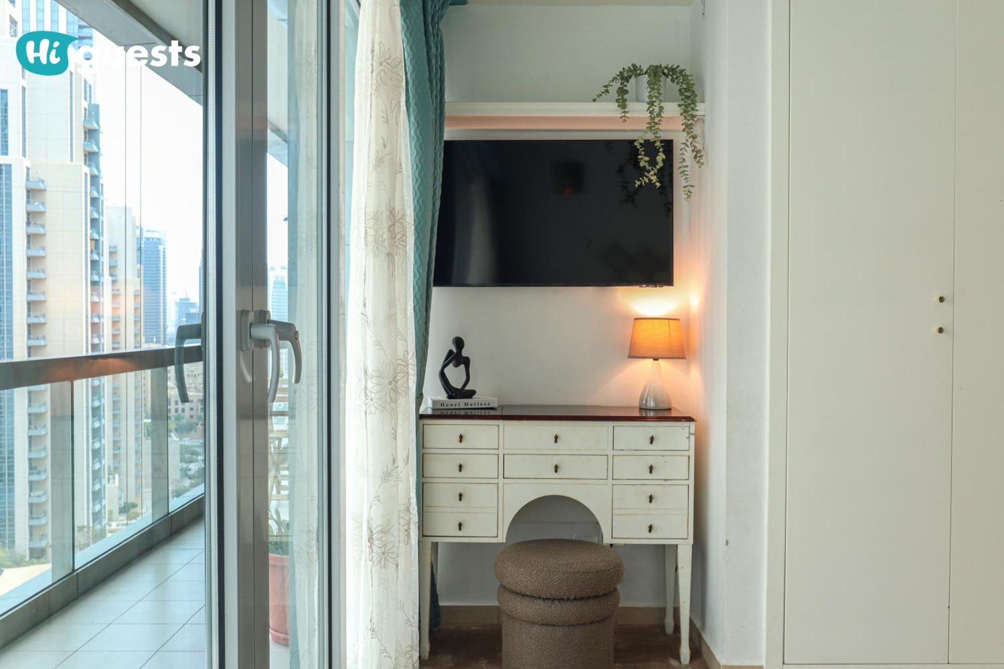 Apartament Higuests - Royal 2br With Balcony Near Burj Khalifa Dubai
