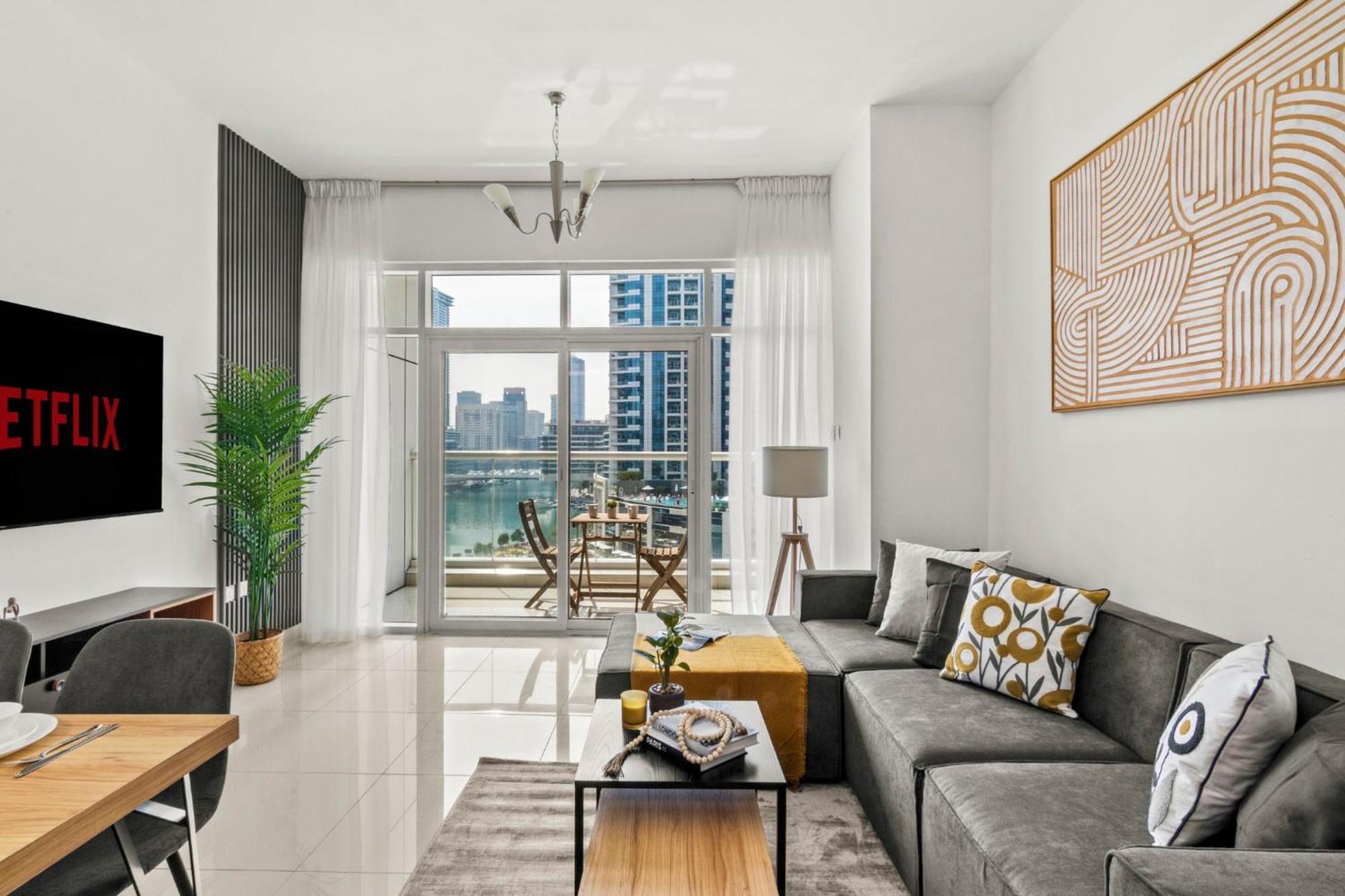 Lavish 2br With Charming Marina View