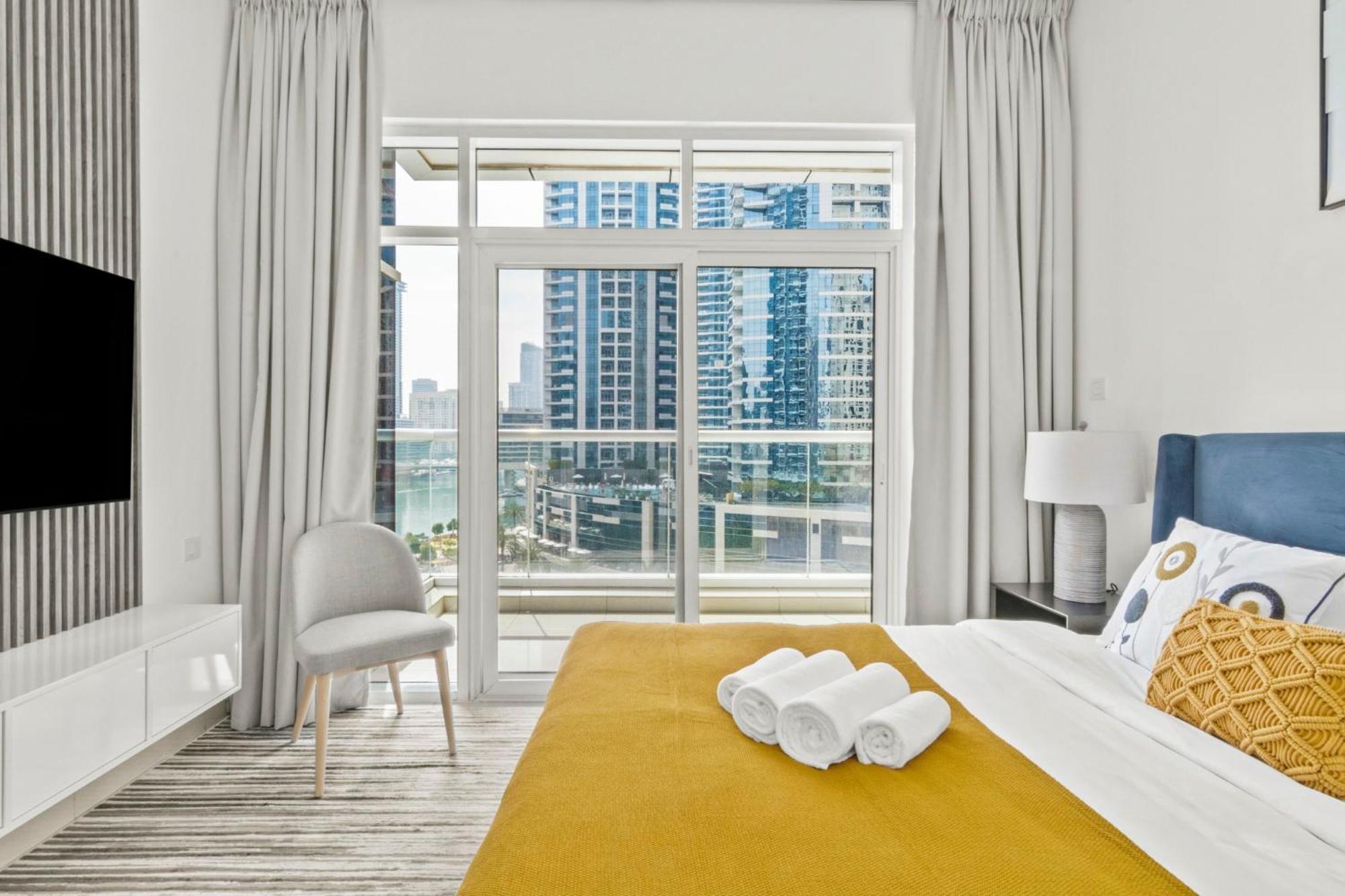 Lavish 2br With Charming Marina View Appartement