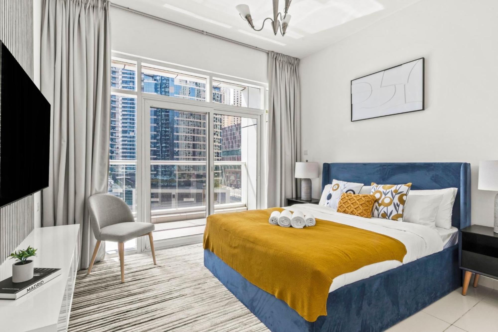 Lavish 2br With Charming Marina View Appartement