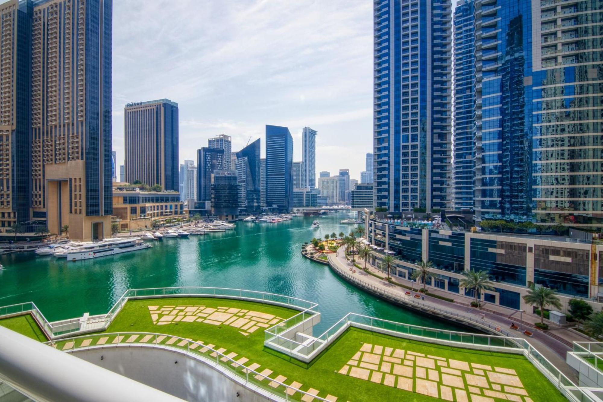 Lavish 2br With Charming Marina View Appartement