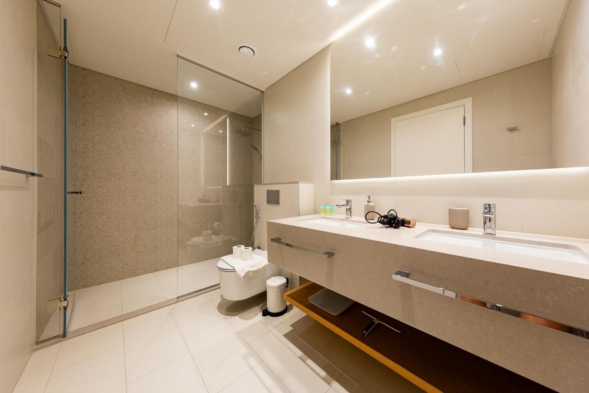 Remarkable 2br+storage In Jbr With Sea View Apartment *