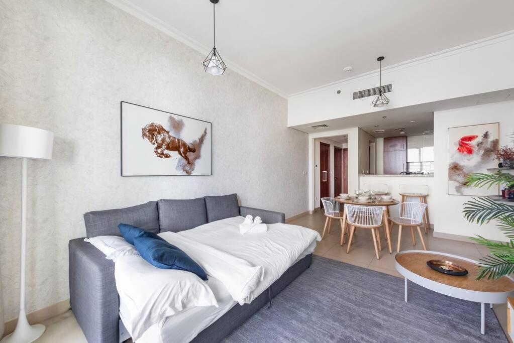 First Class 1br Beautifully Furnished Dubái