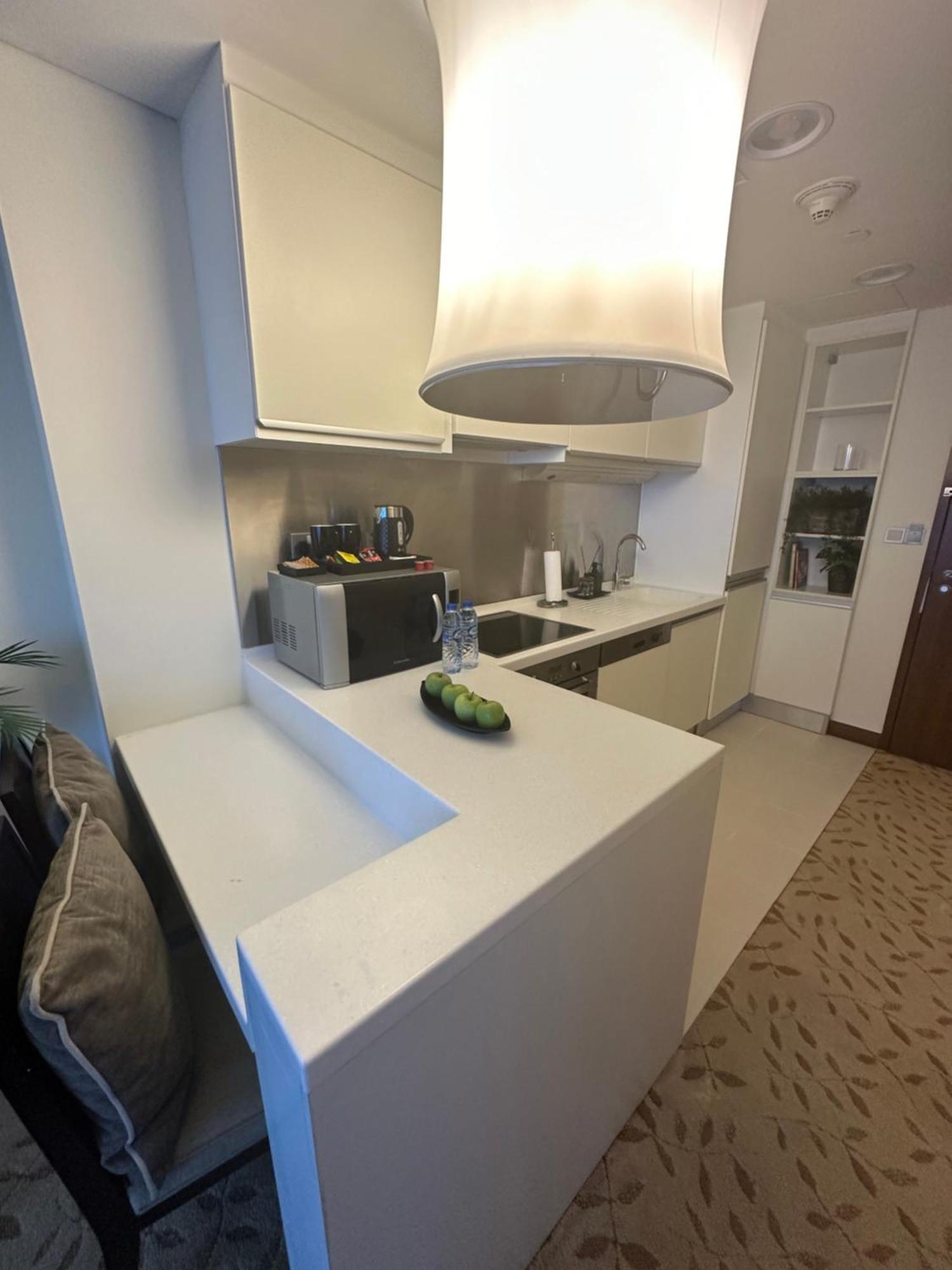 Luxurious Mall Studio With Stunning Burj Khalifa Views Dubaï