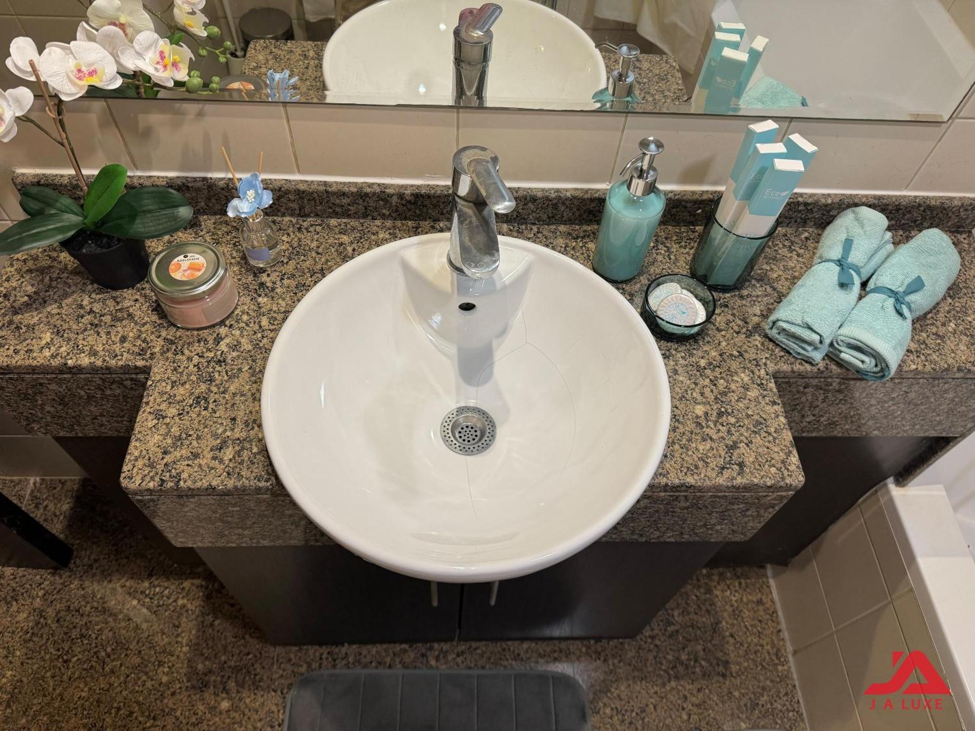 Apartamento Elegant Marina & Sea View Studio In Bay Central Tower, Marina With Modern Gym & Pool, Steps To Jbr Beach & Metro *