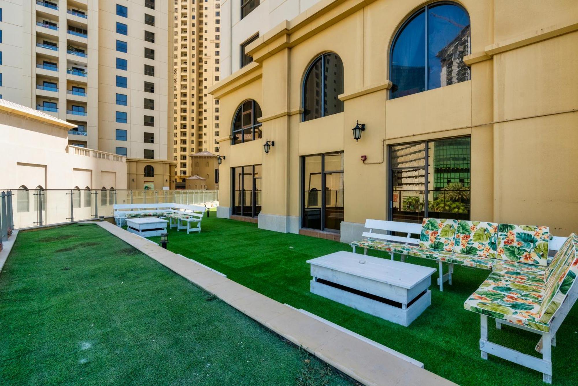 Lejlighed Luxurious 4 Bedroom Duplex With Terrace & Sea View Dubai