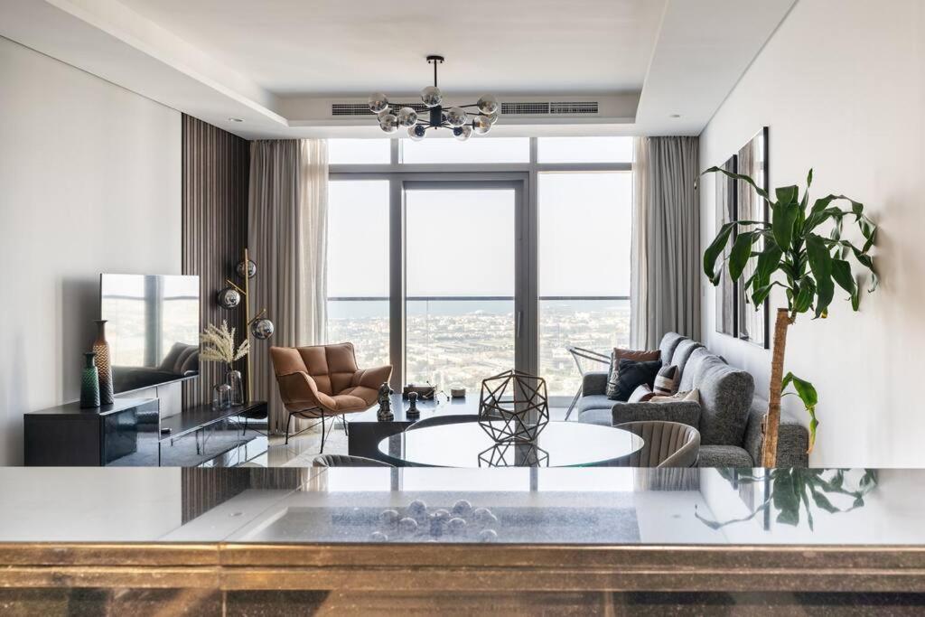 Chic One Bedroom With Full Sea View * Dubaï