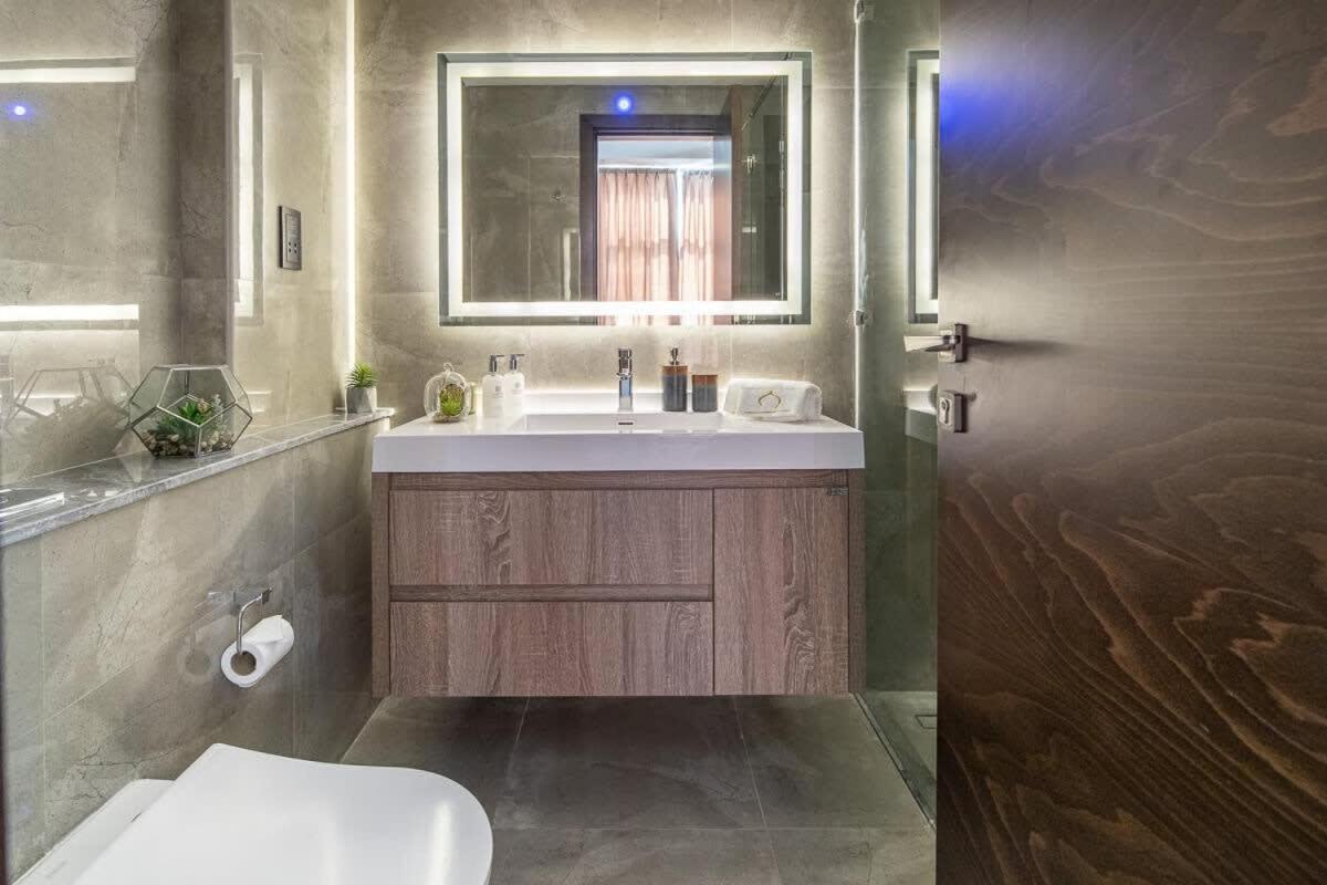 Frank Porter - Majestique Residences 2 Dubai